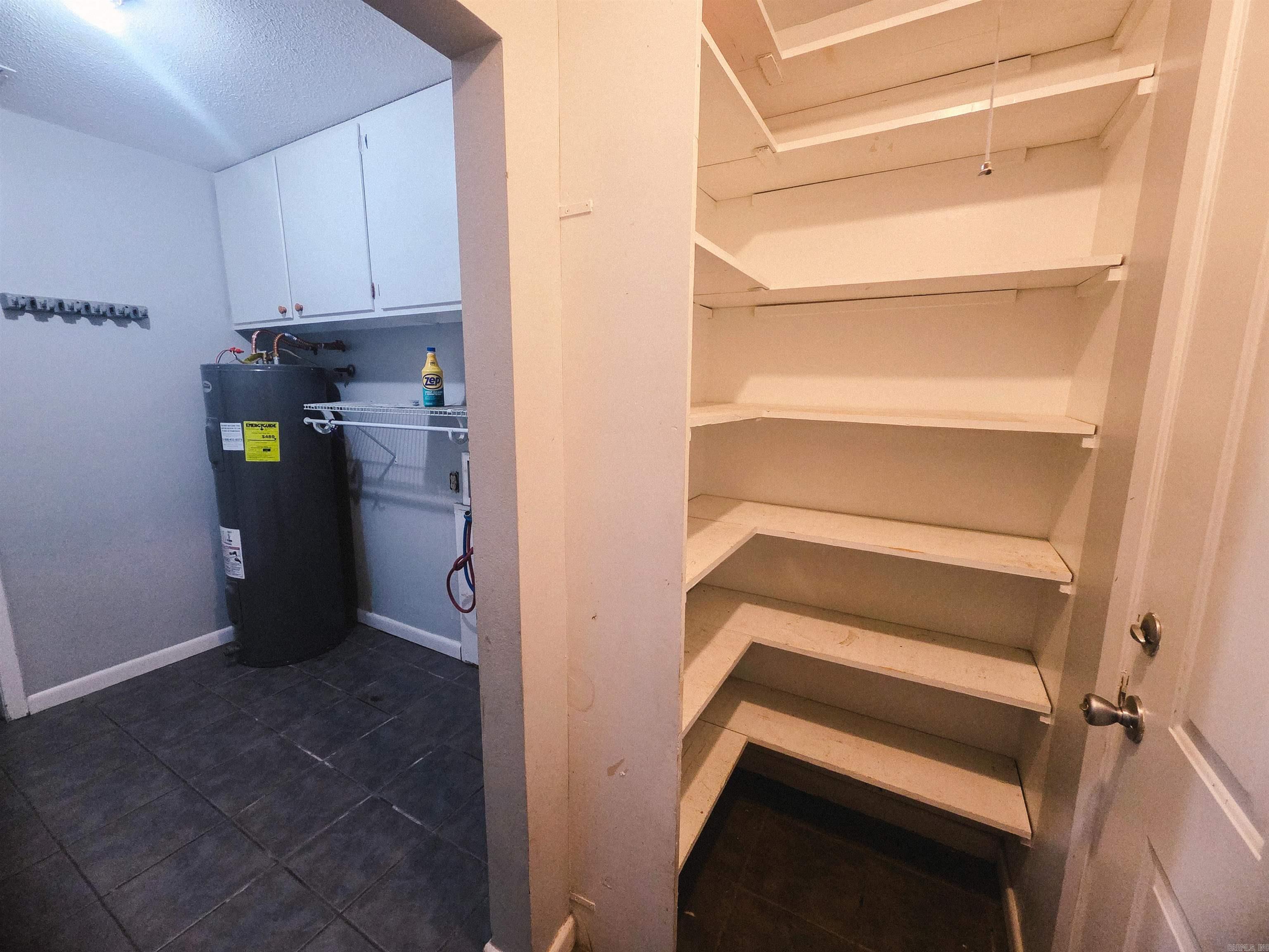 1202 S Wood St Property Photo 22