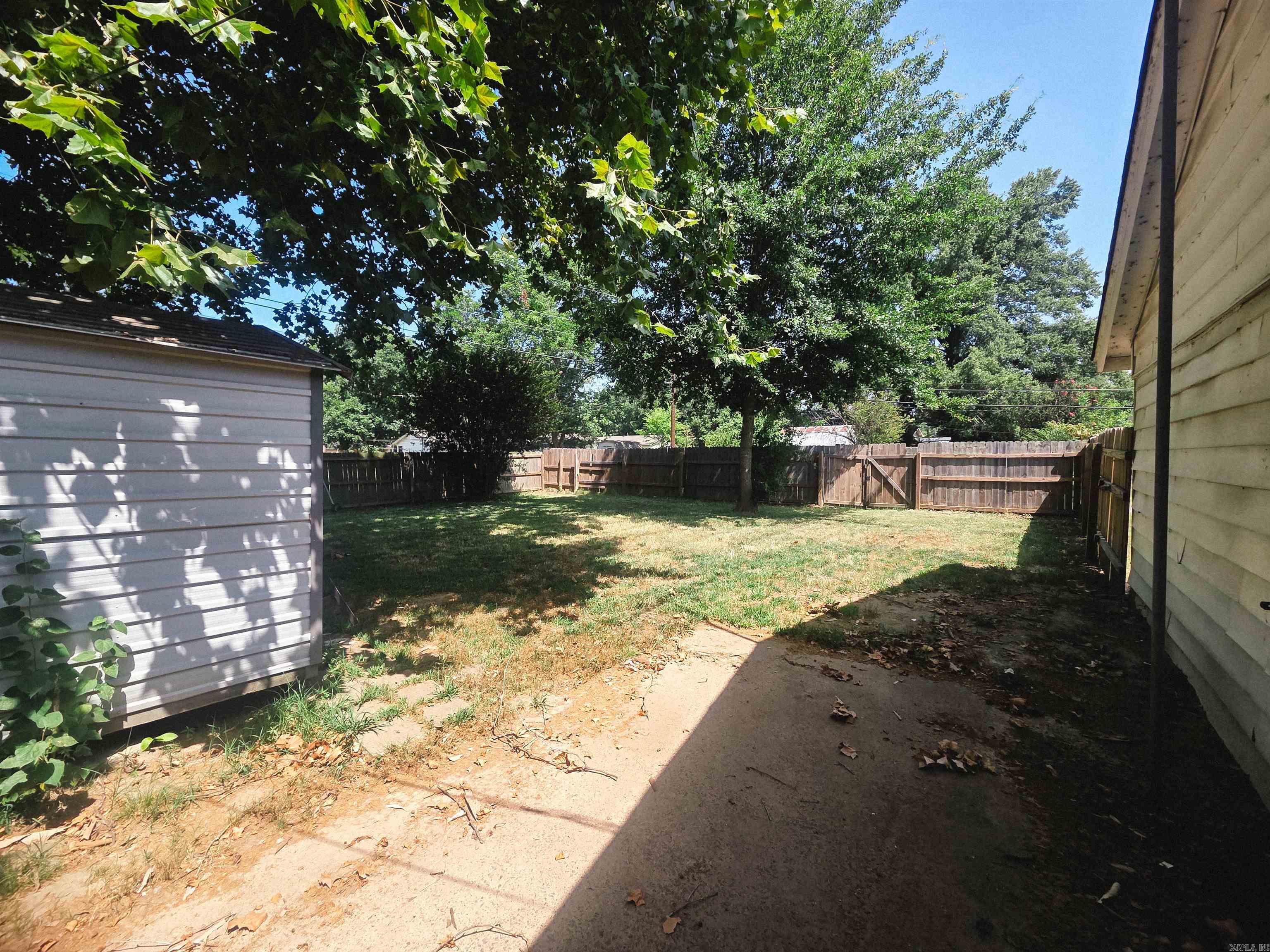 1202 S Wood St Property Photo 24
