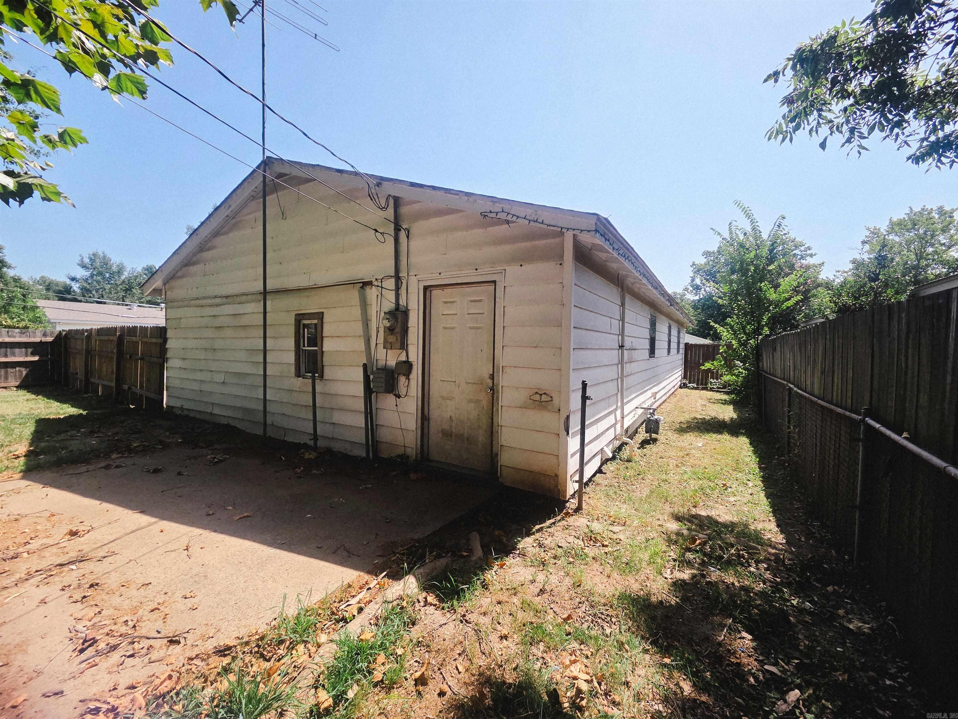 1202 S Wood St Property Photo 25