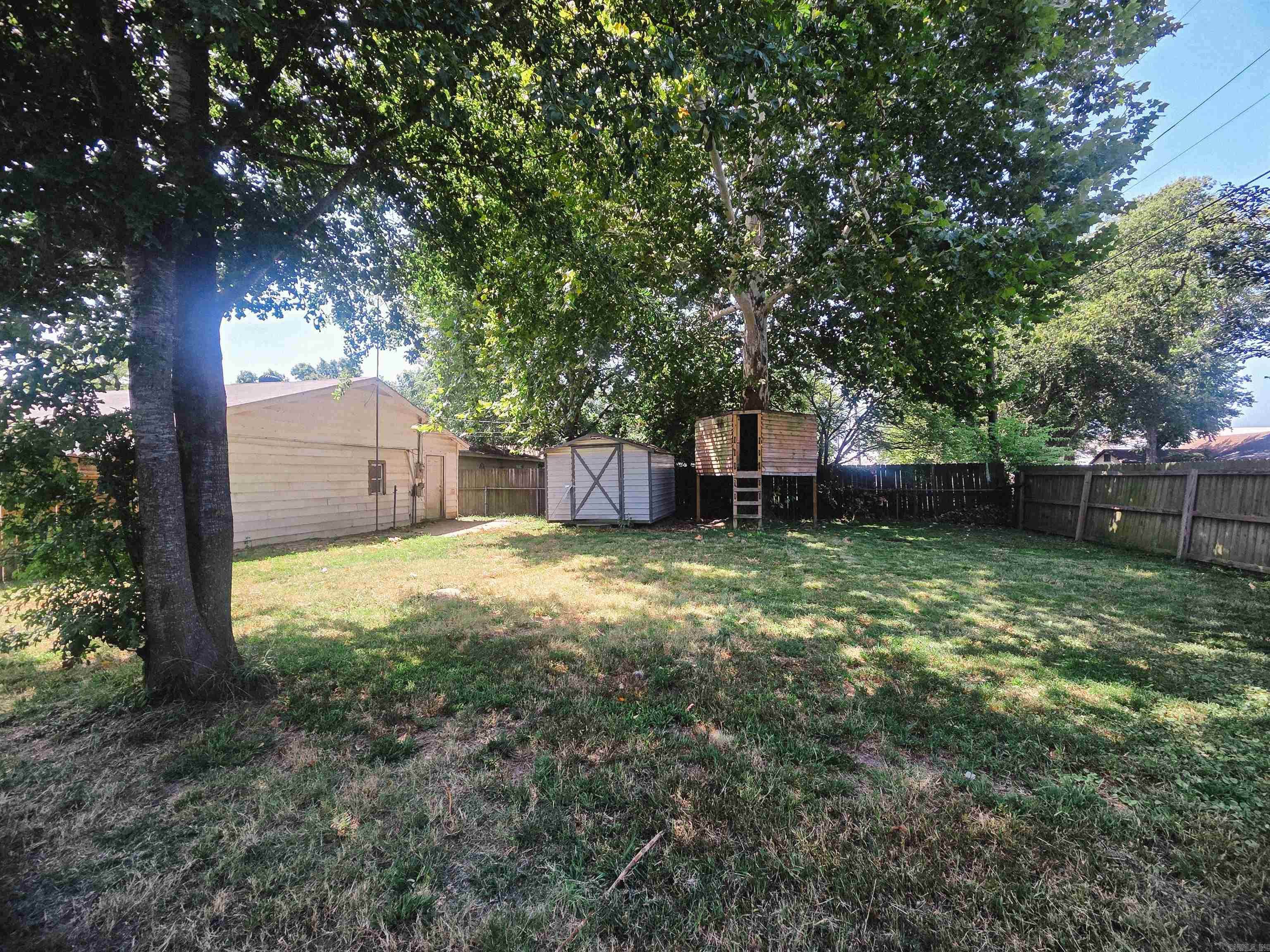 1202 S Wood St Property Photo 26