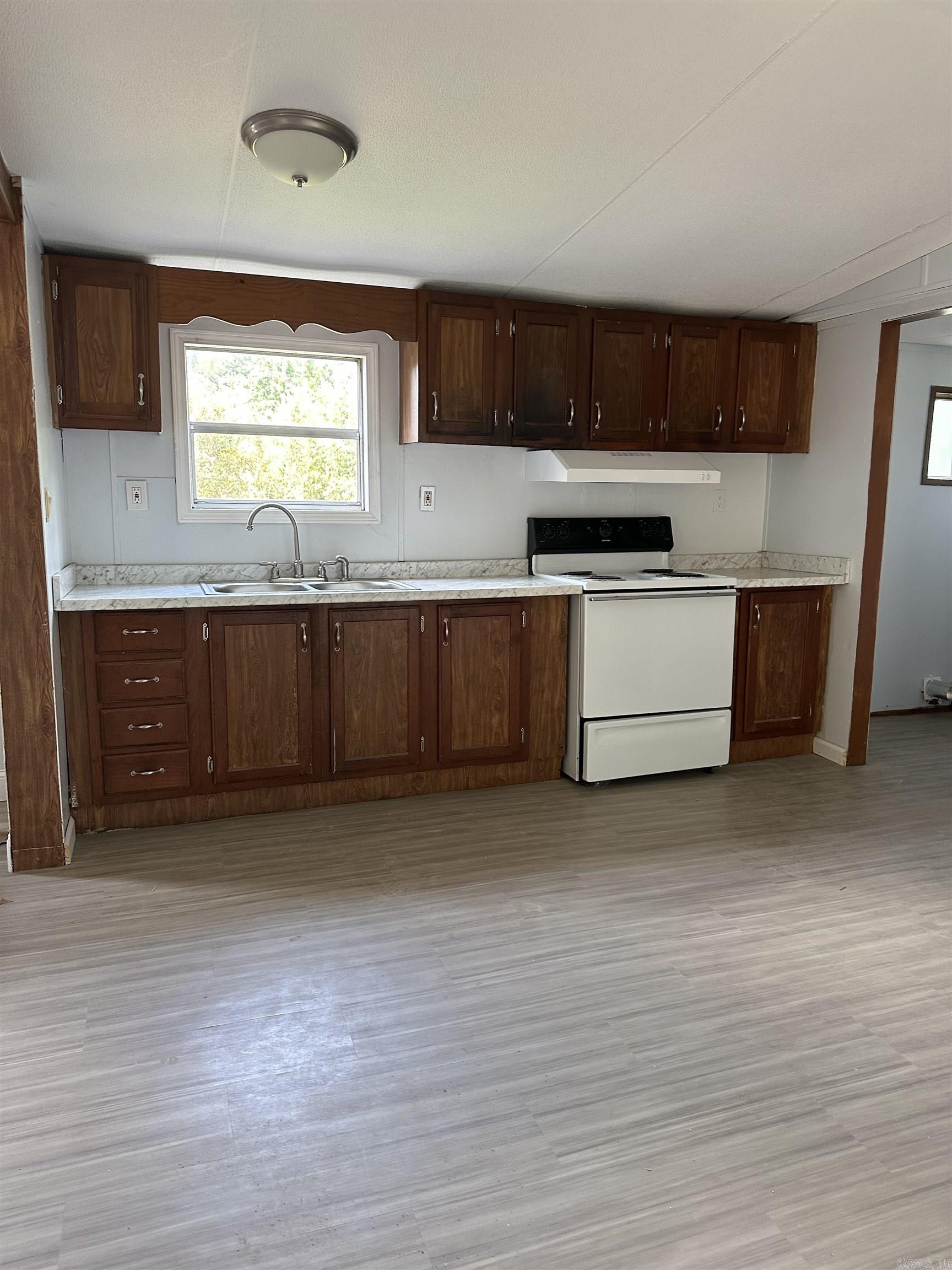 6614 Fitts Property Photo 4