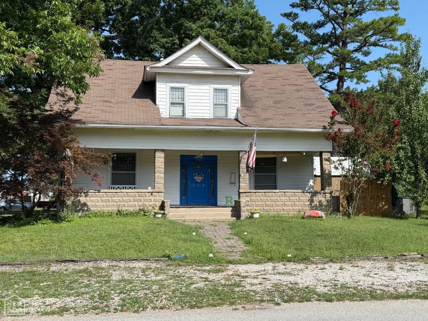 214 Sw Lawrence Property Photo 1