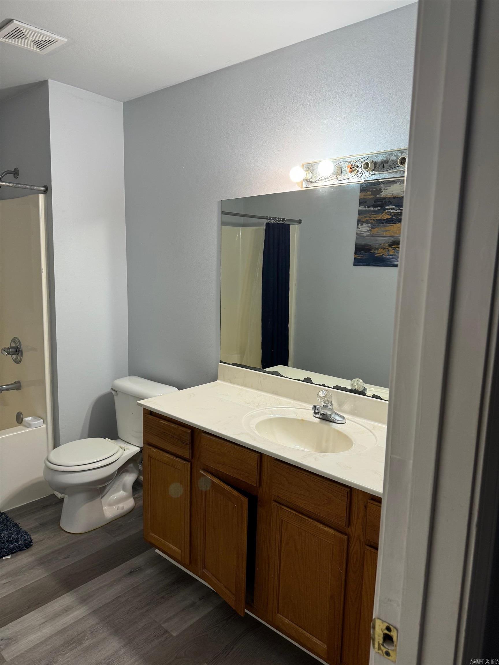 3205 Ludwig Street Property Photo 6