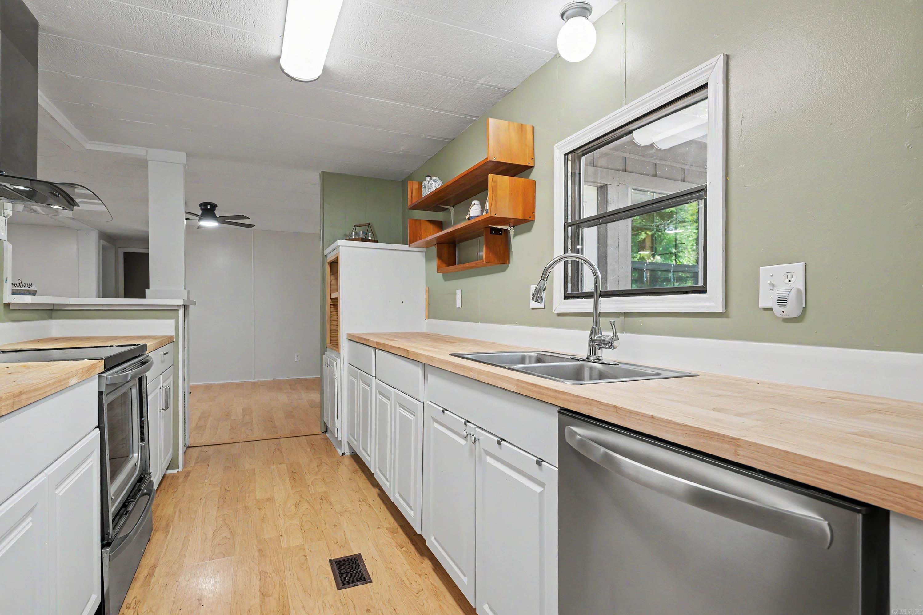924 Cove Creek Road Property Photo 13