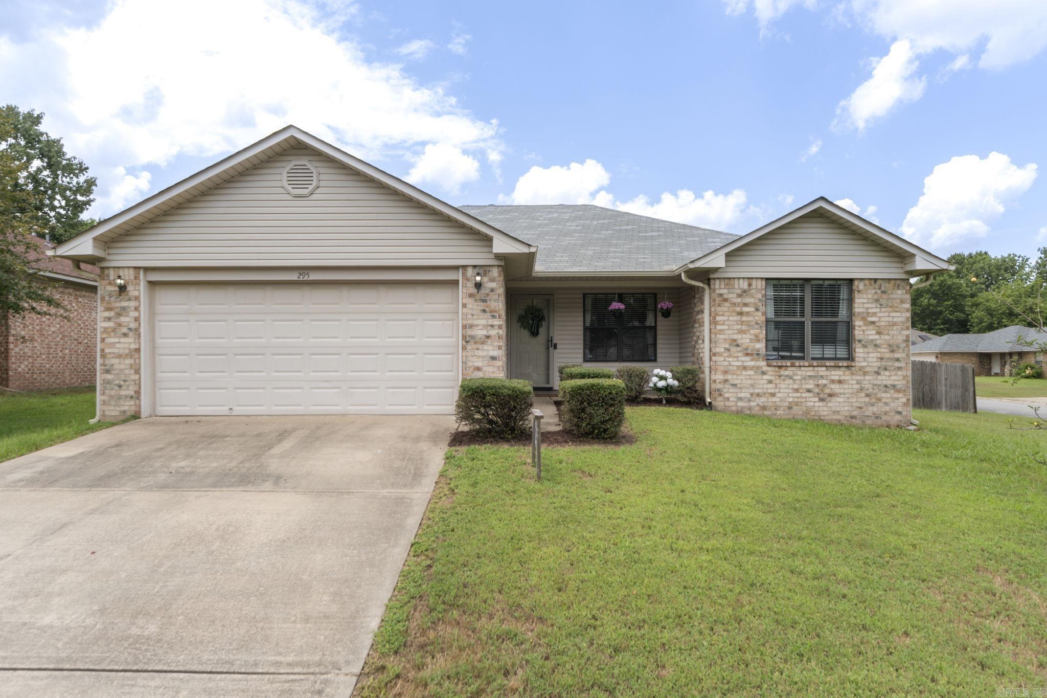 295 Niagra Falls Property Photo 1