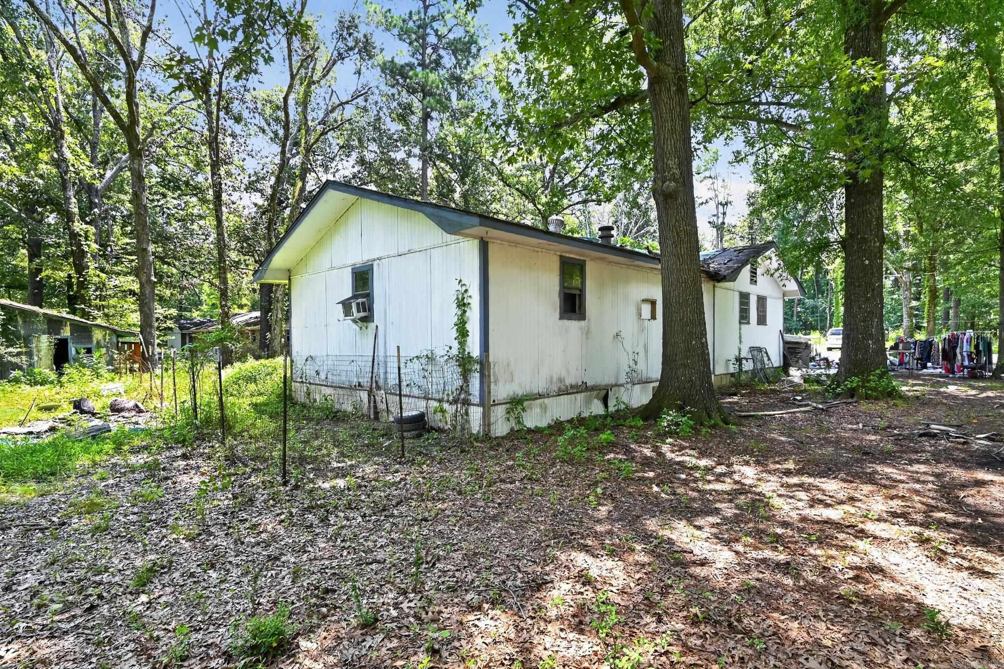 901 Mockingbird Lane Property Photo 4