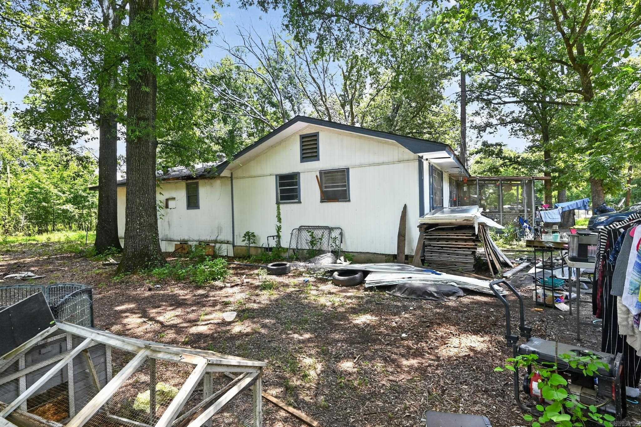 901 Mockingbird Lane Property Photo 6