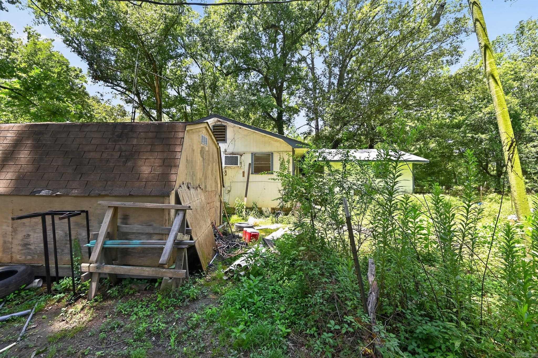 901 Mockingbird Lane Property Photo 7