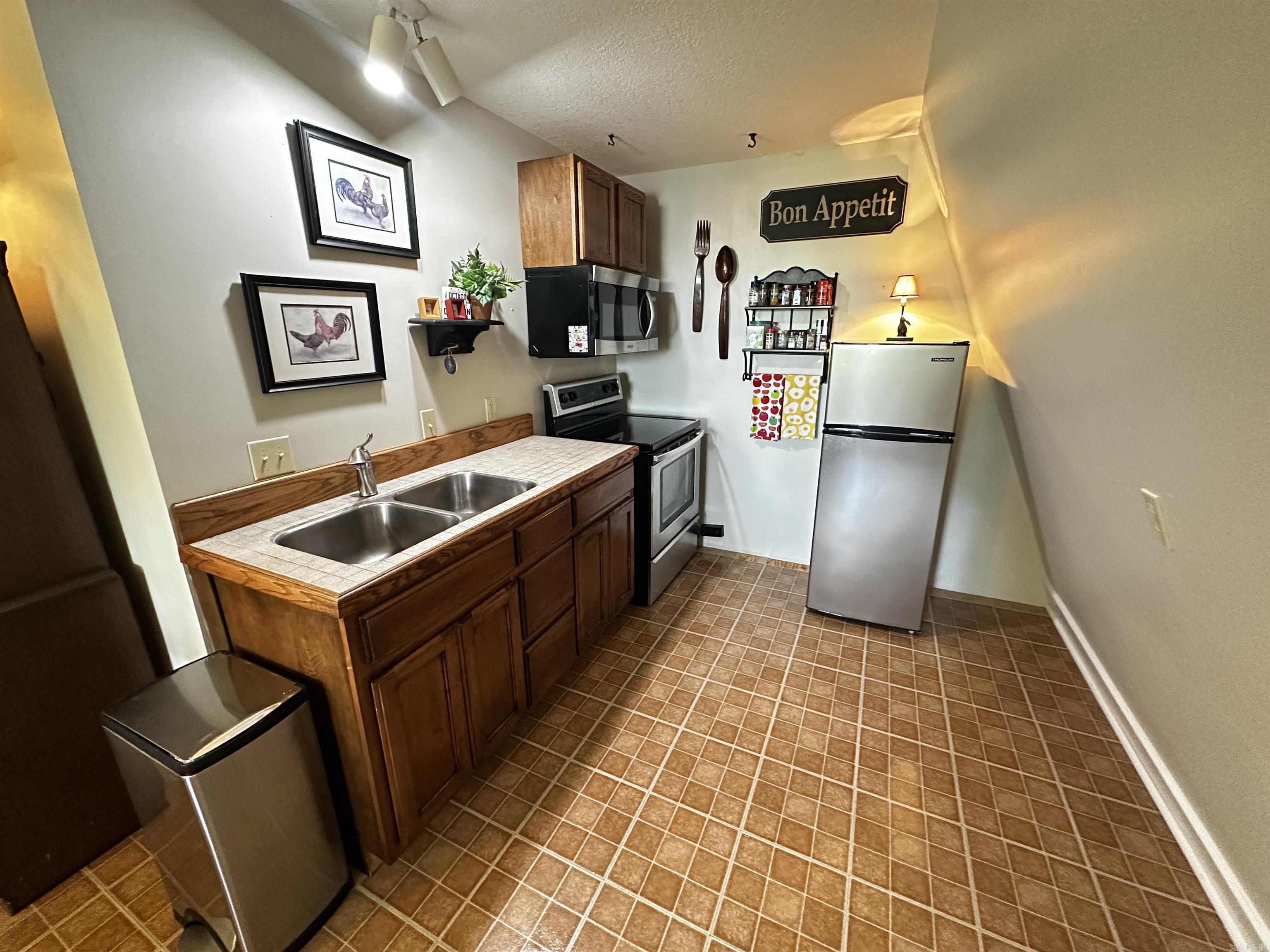 299 Buck Pond Road Property Photo 12