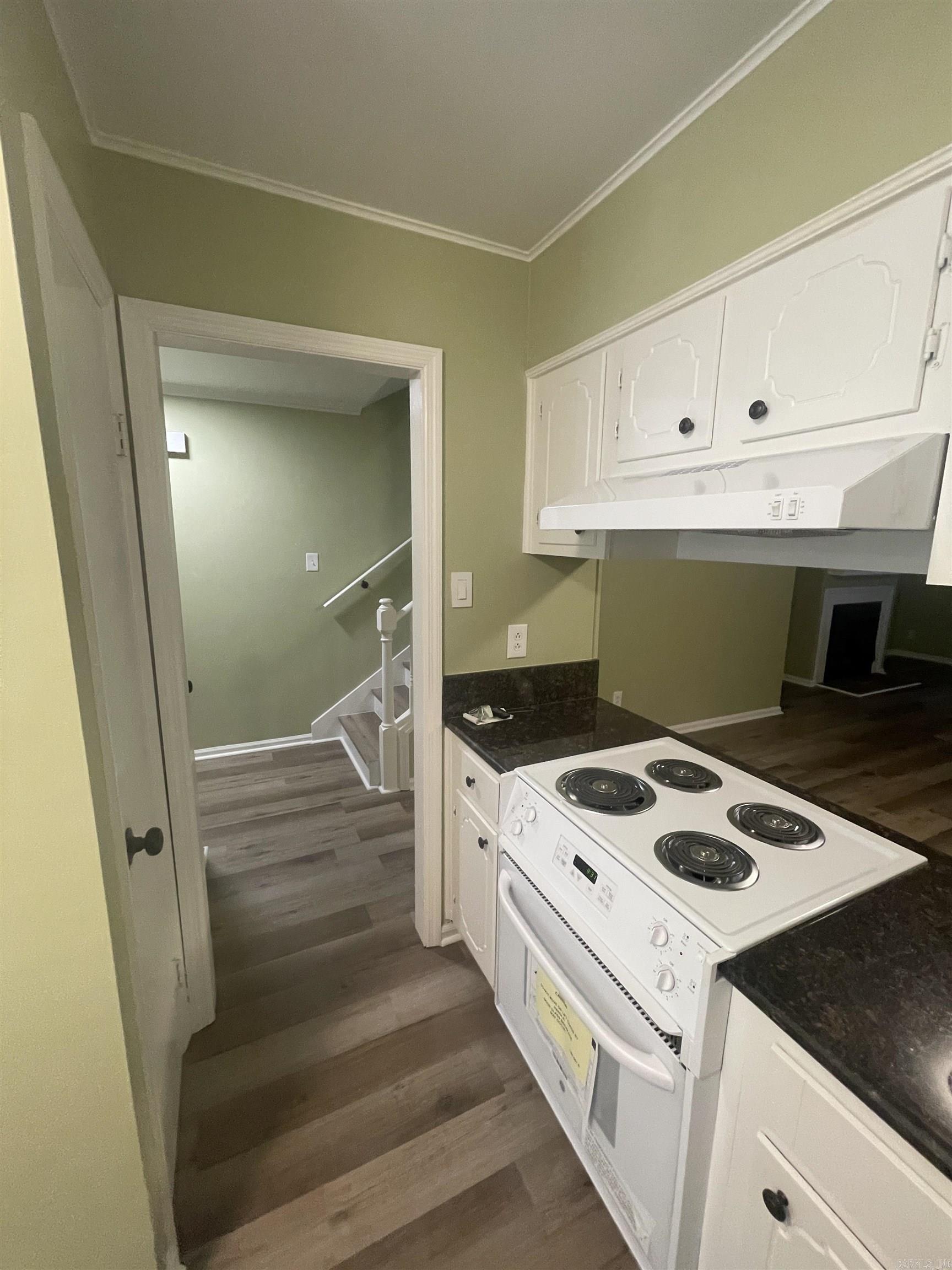 504 Green Mountain Drive #305 Property Photo 9