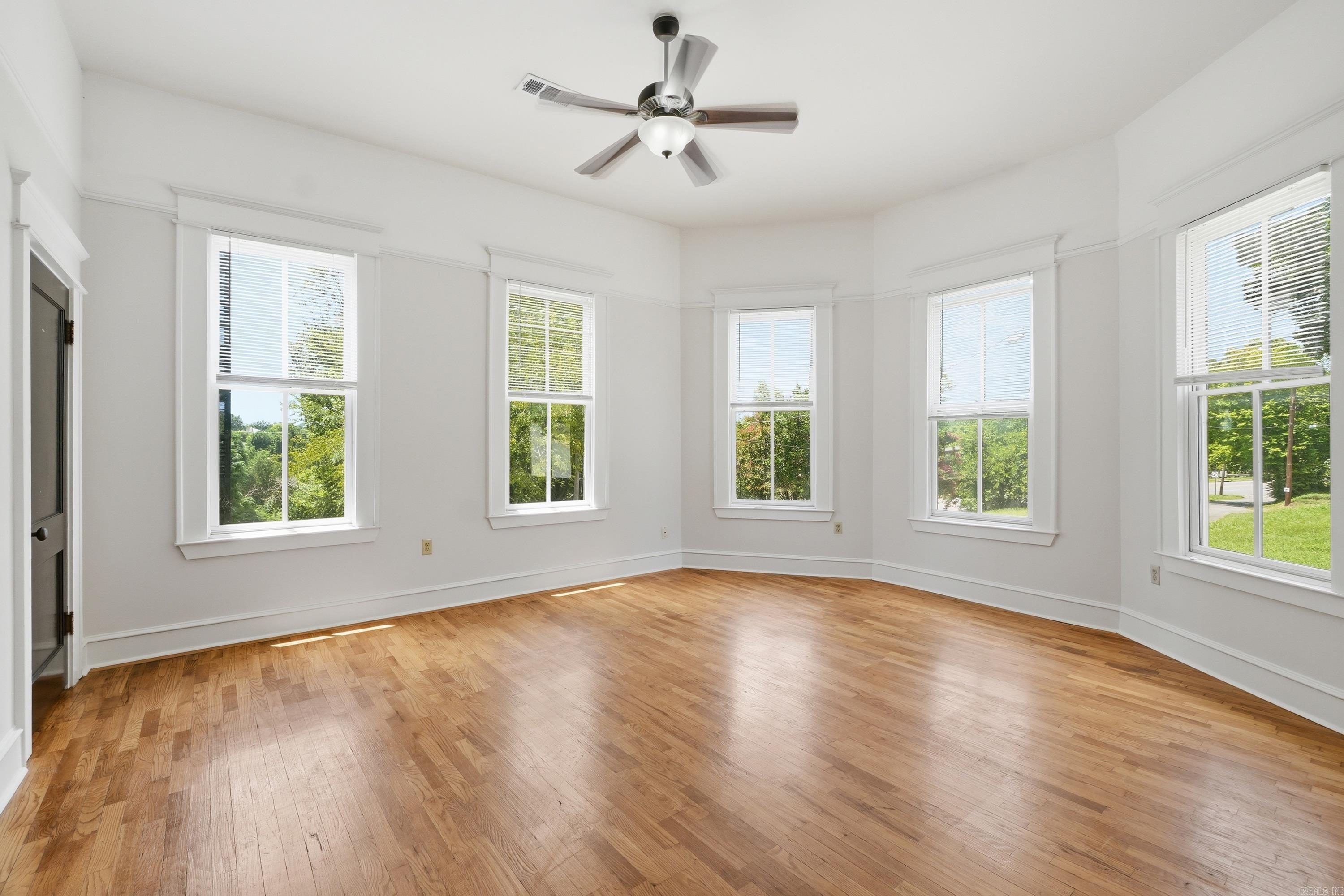 123 S Schiller Street Property Photo 15