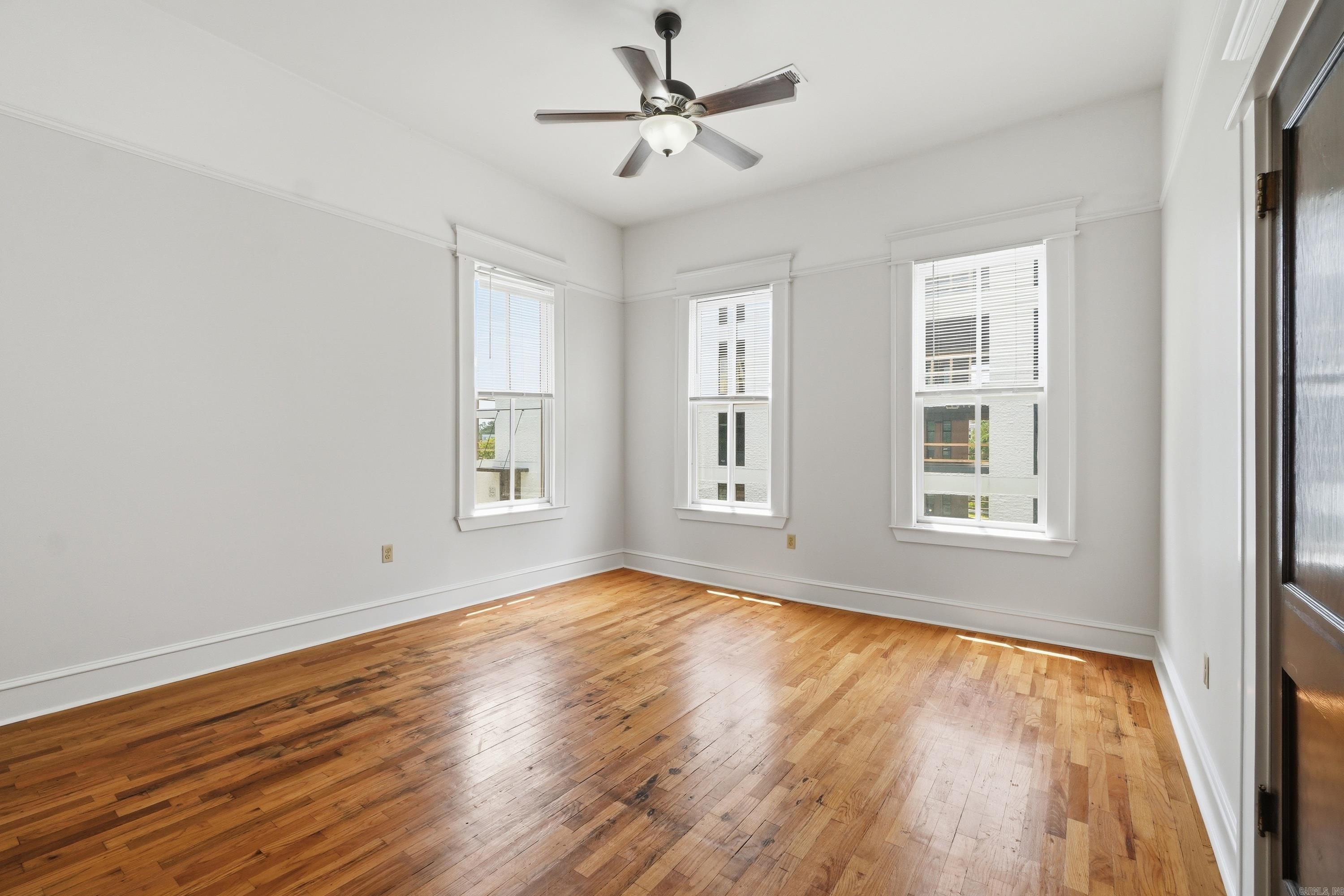 123 S Schiller Street Property Photo 16