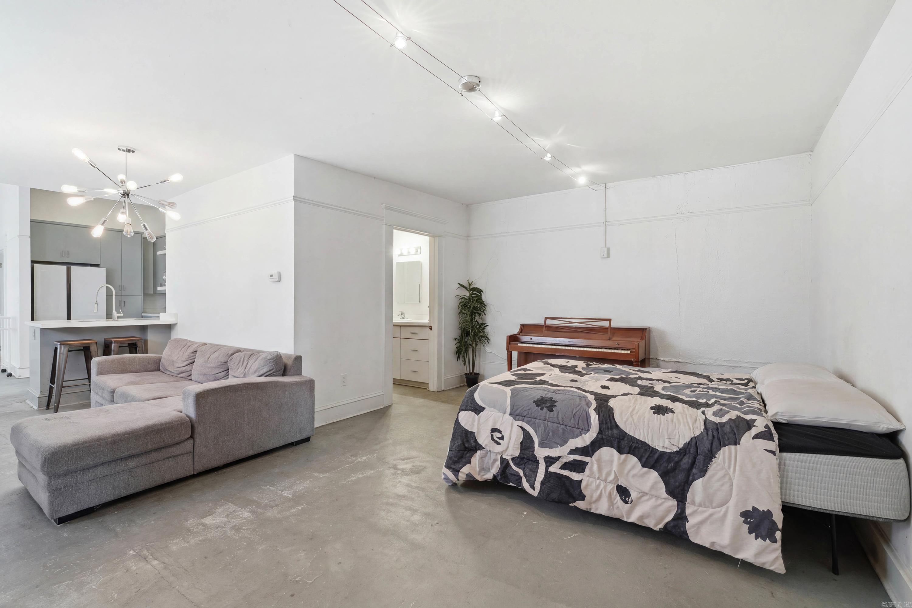123 S Schiller Street Property Photo 23