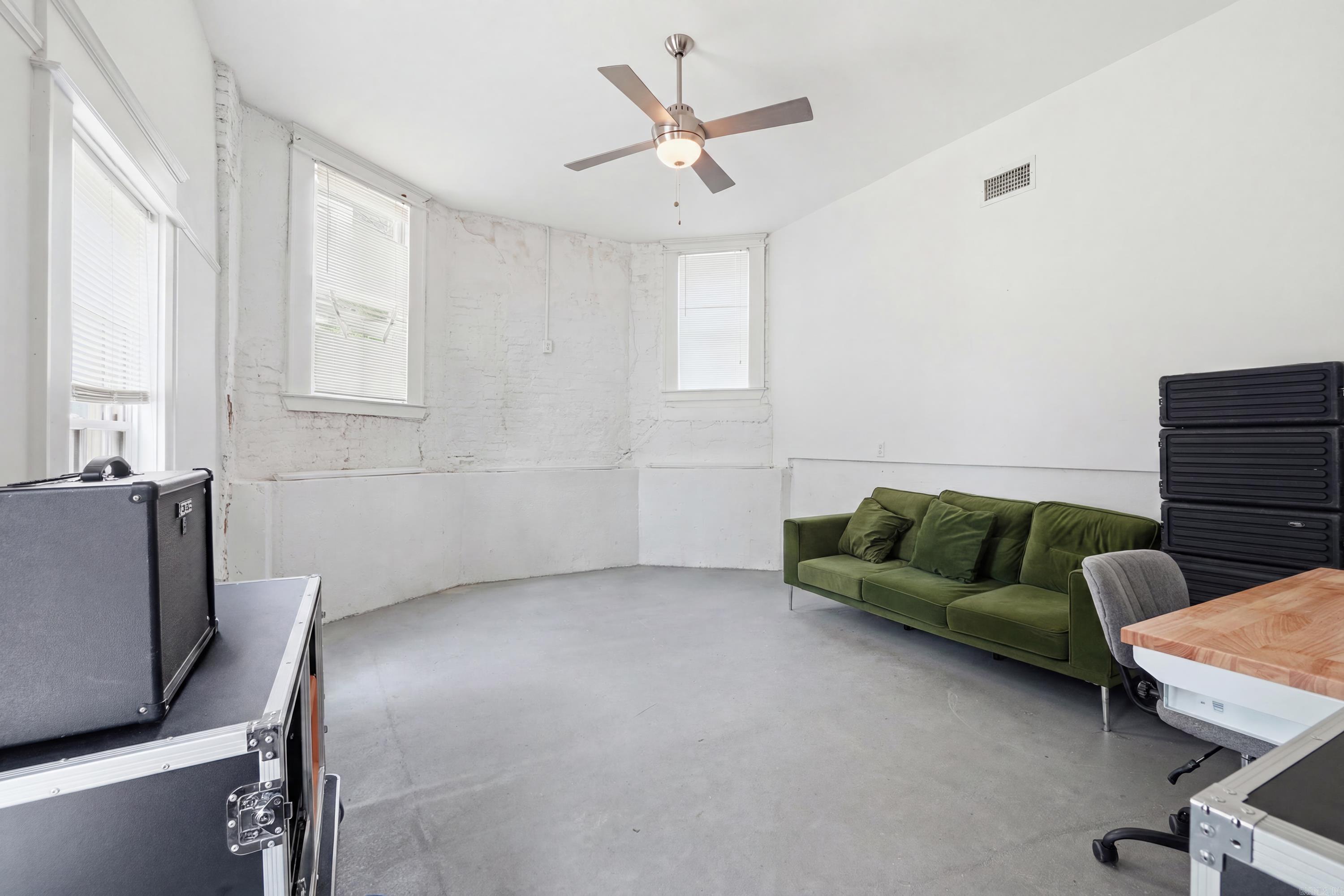 123 S Schiller Street Property Photo 28