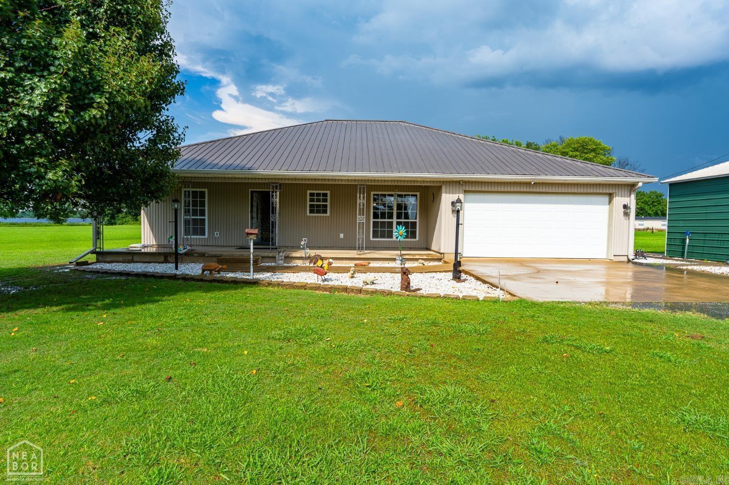 90 County Road 7415 Property Photo 2