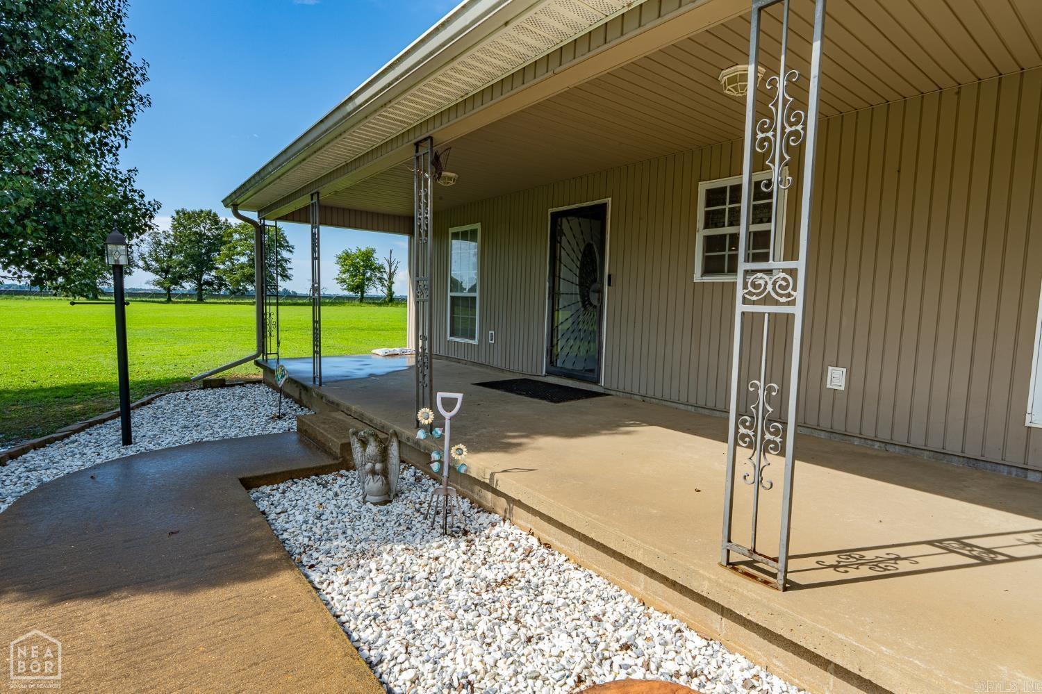 90 County Road 7415 Property Photo 4