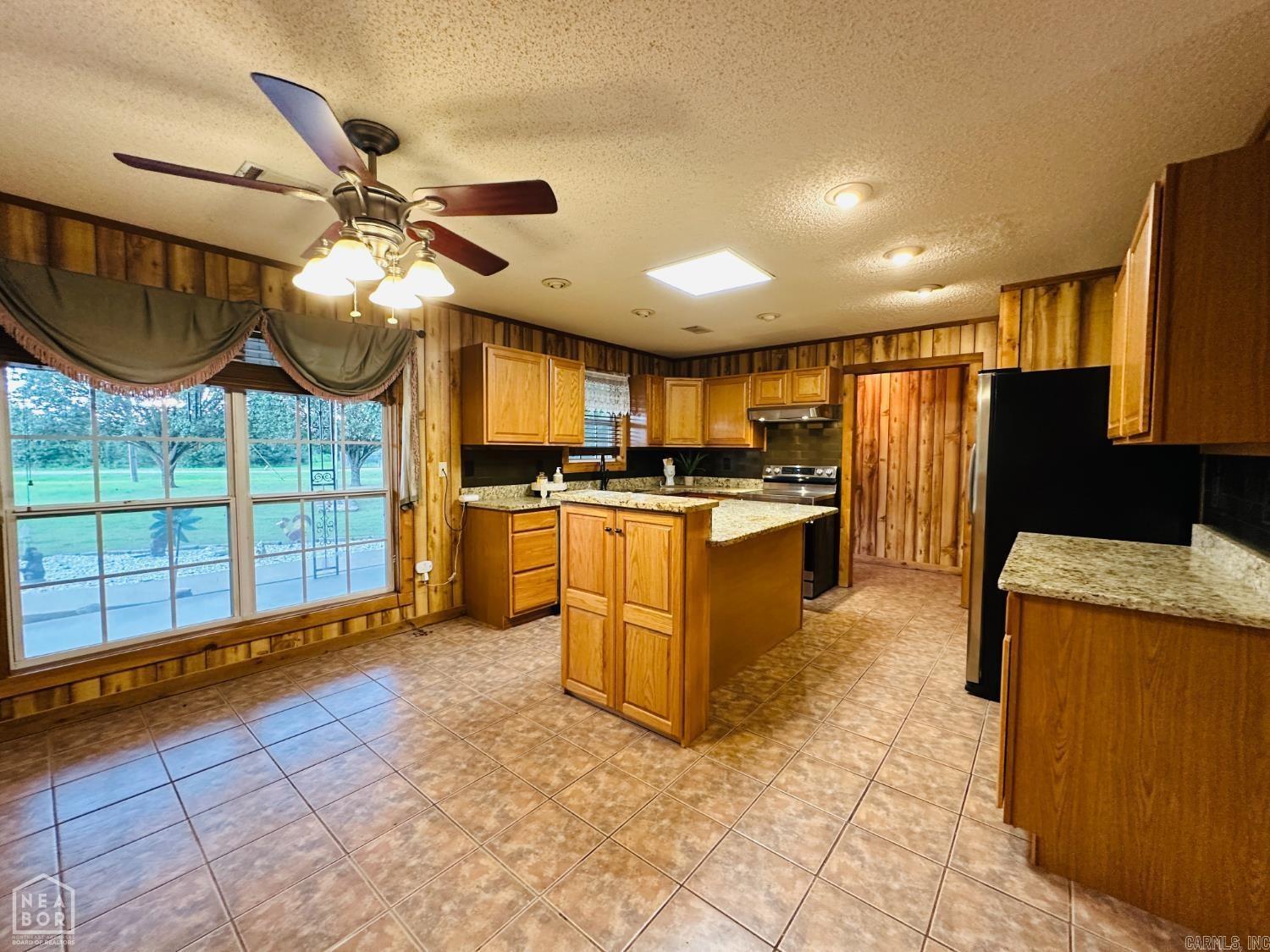 90 County Road 7415 Property Photo 10