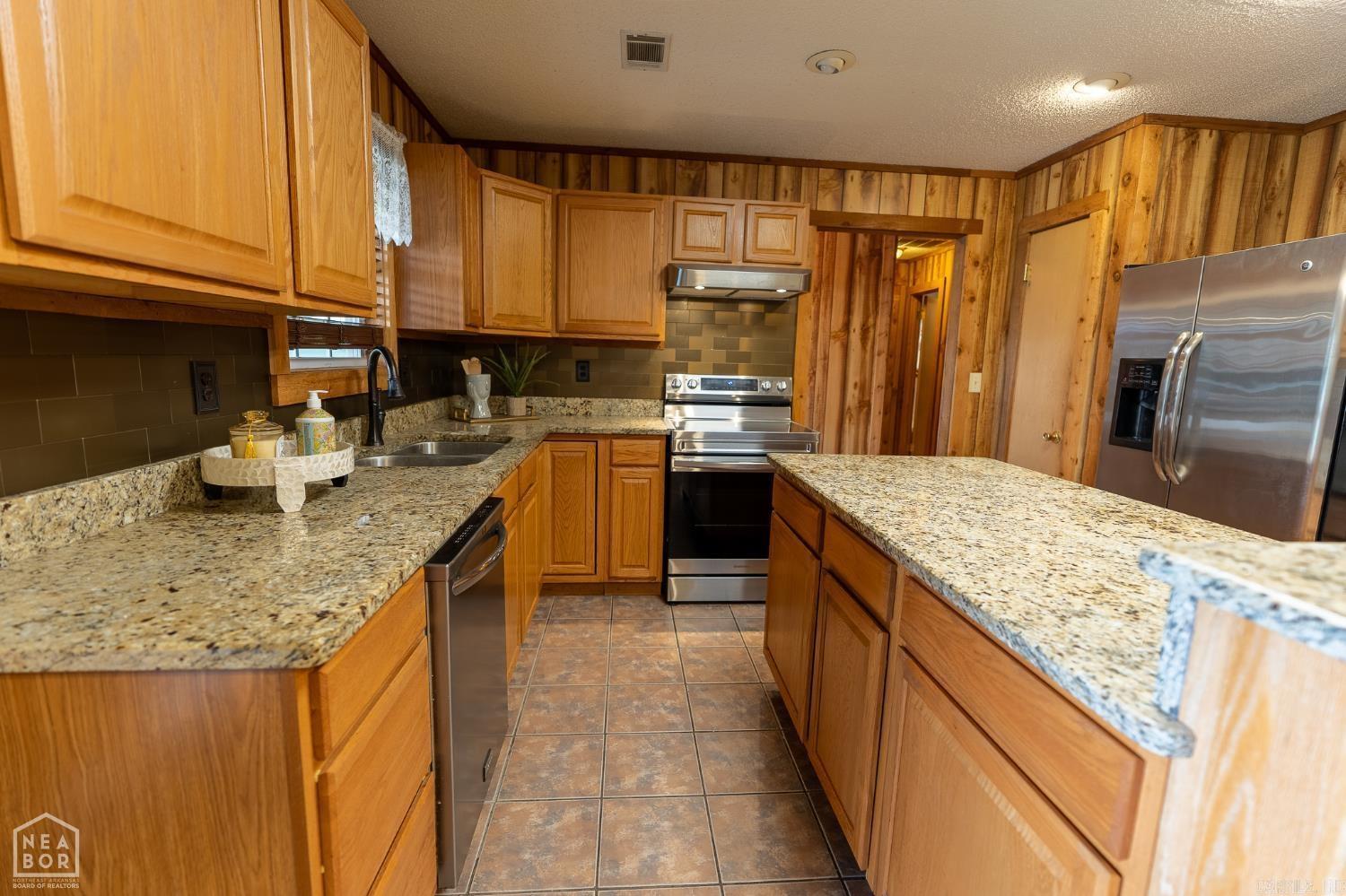 90 County Road 7415 Property Photo 11