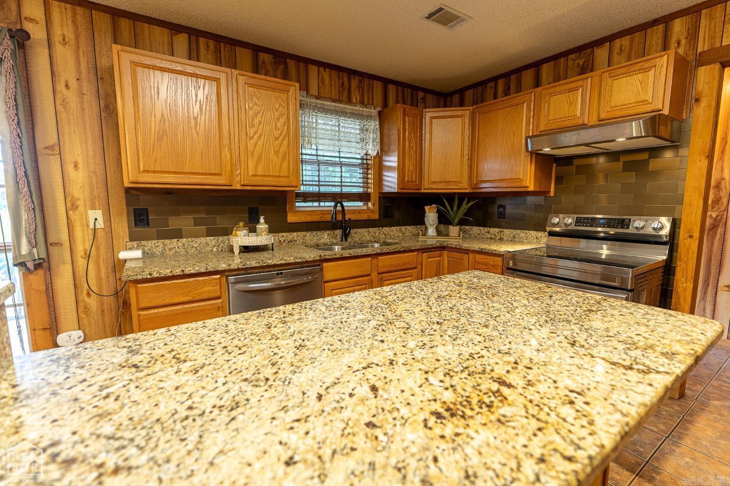 90 County Road 7415 Property Photo 12