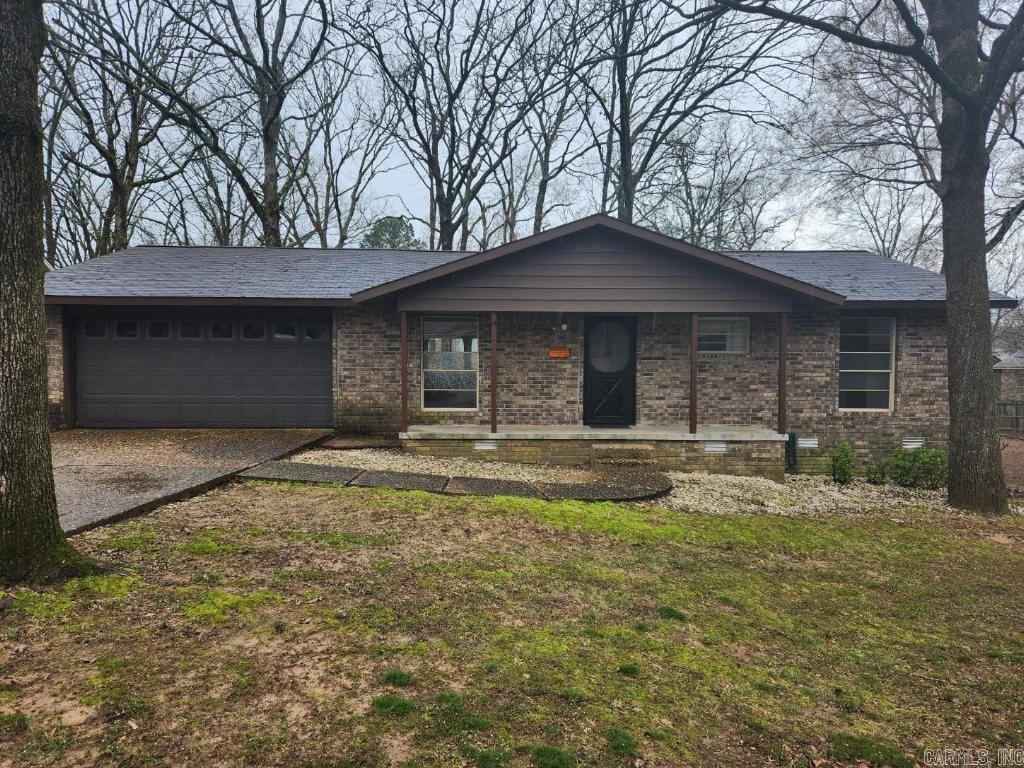 6 Woodmere Place Property Photo 1