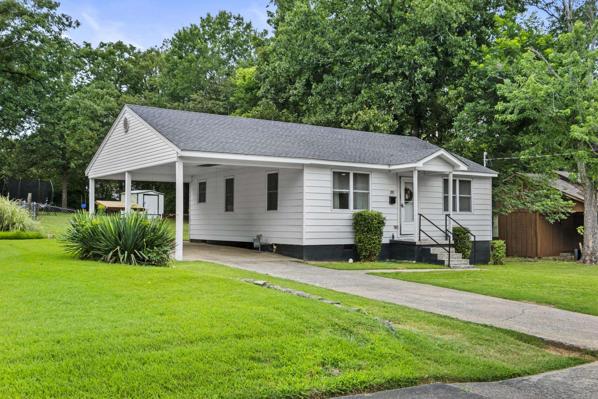 201 Sherwood Avenue Property Photo 2