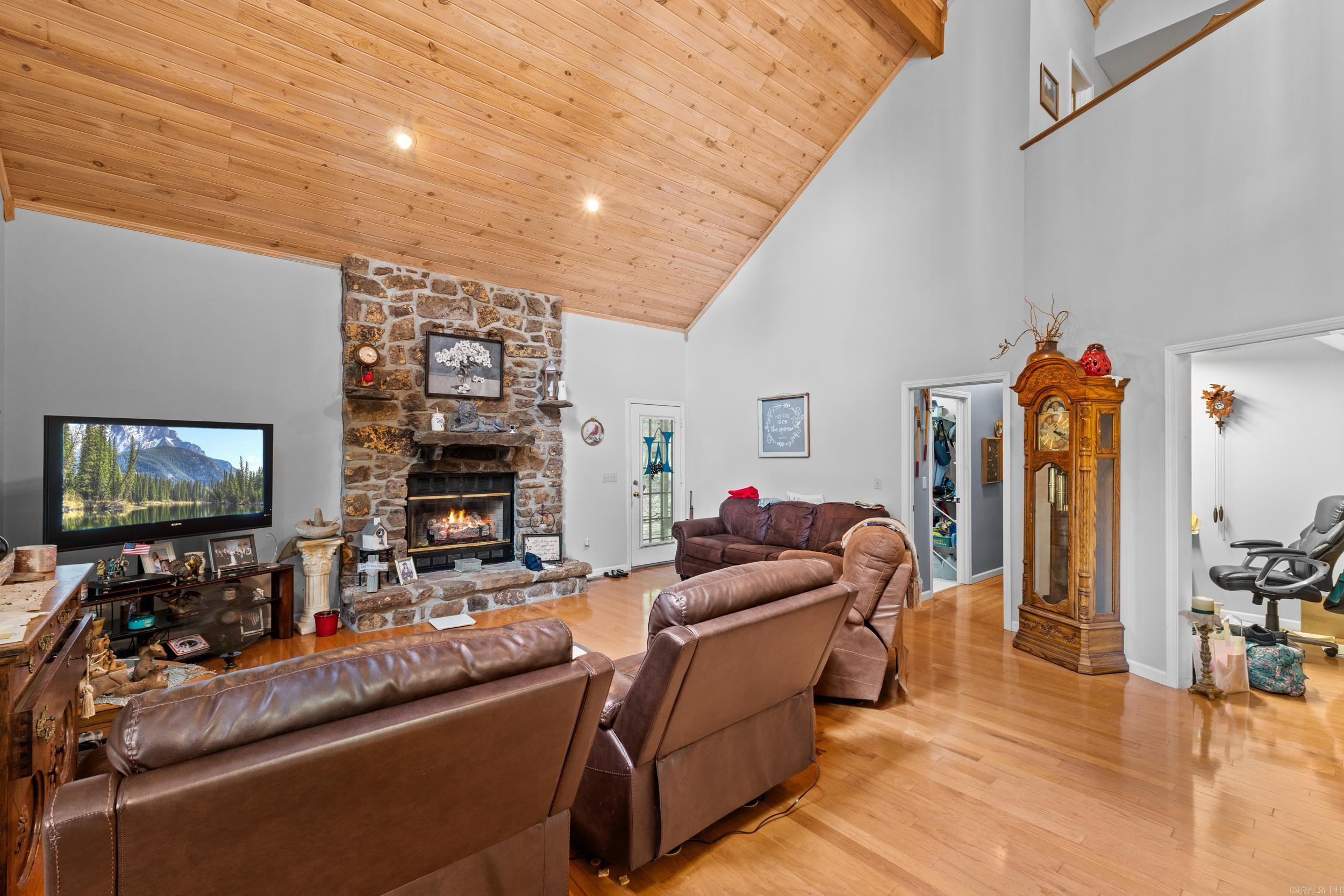420 Shadow Lane Property Photo 15
