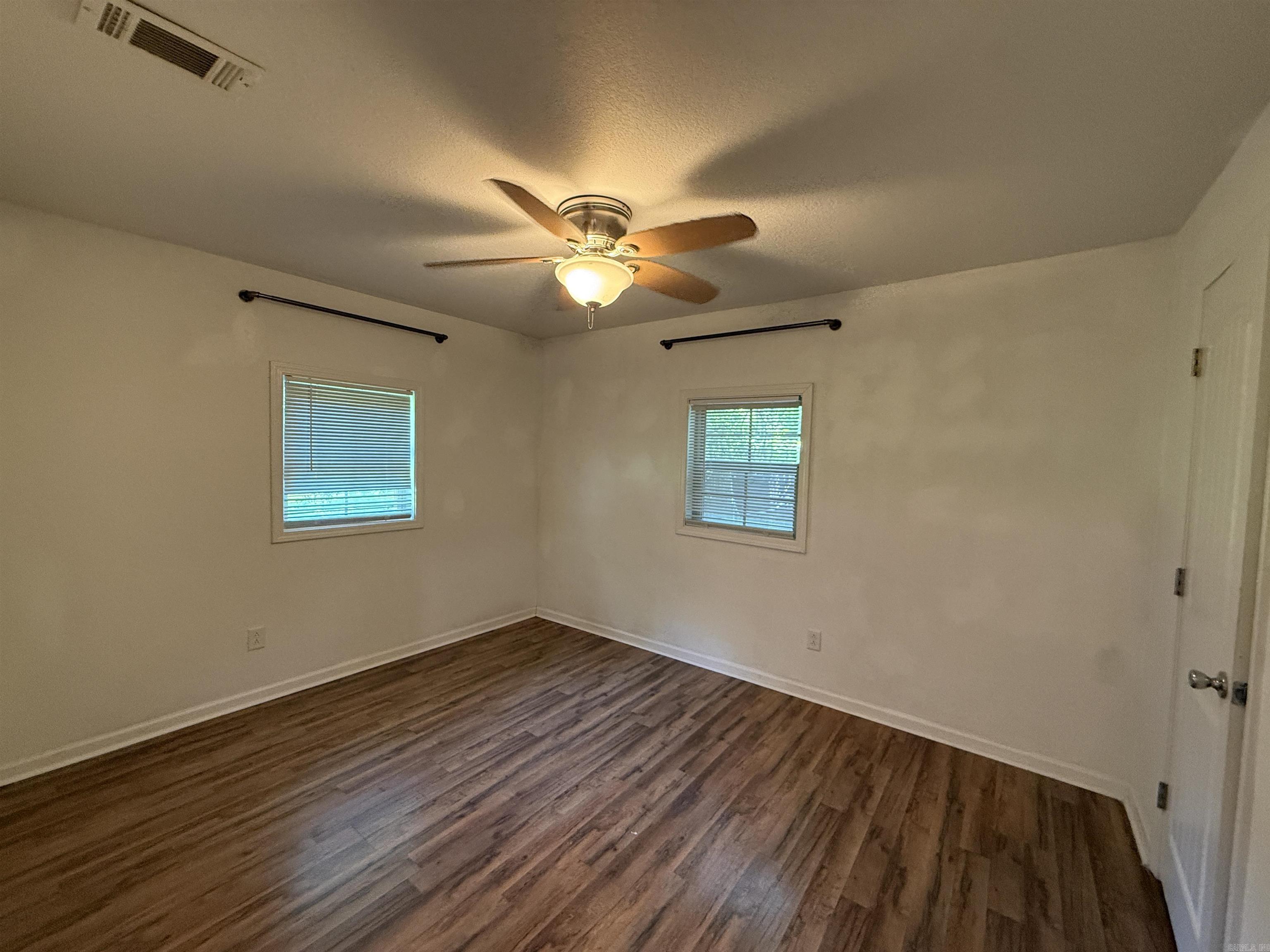401 Hancock St Property Photo 11