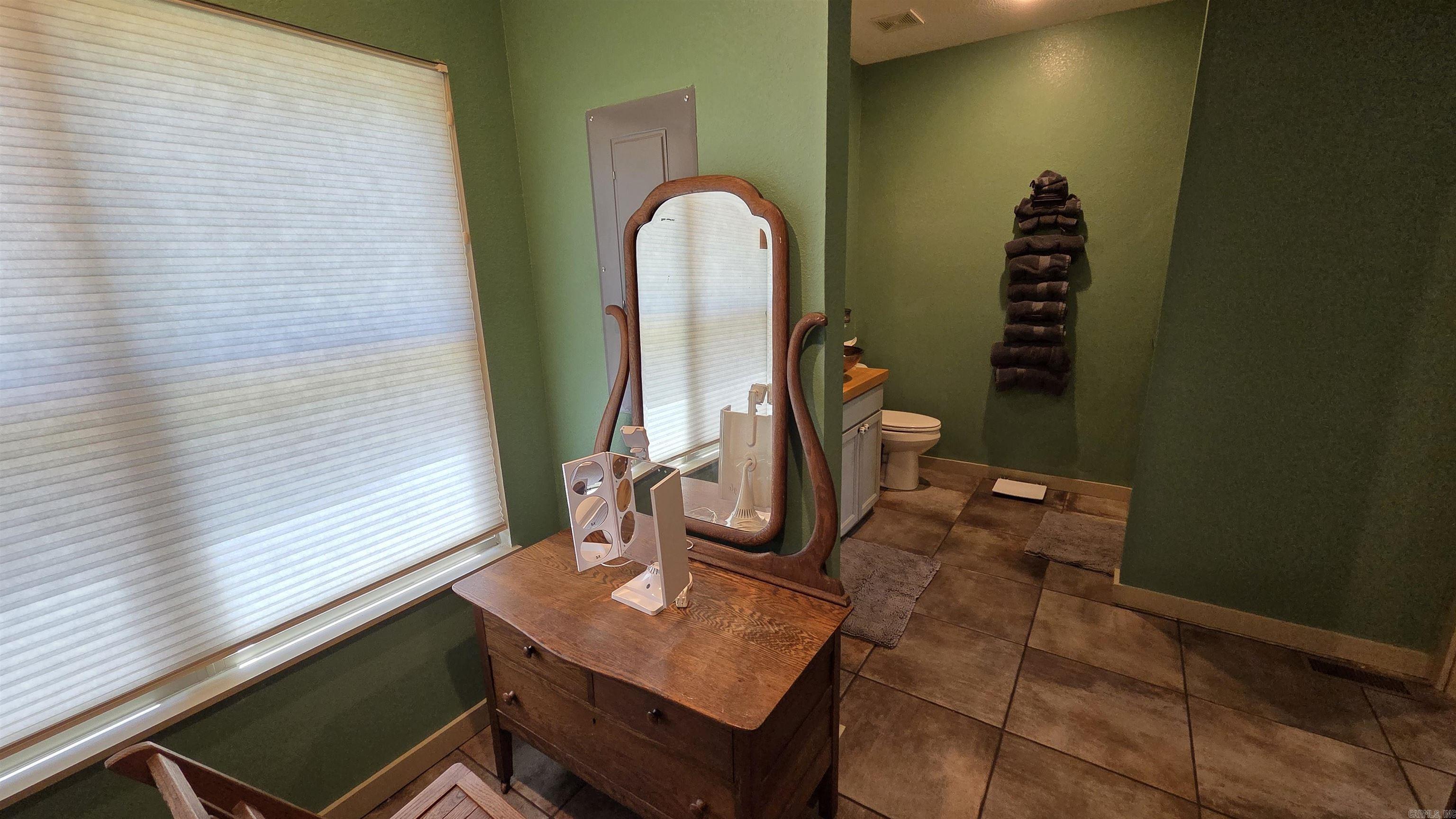 189 Watersedge Lane Property Photo 24