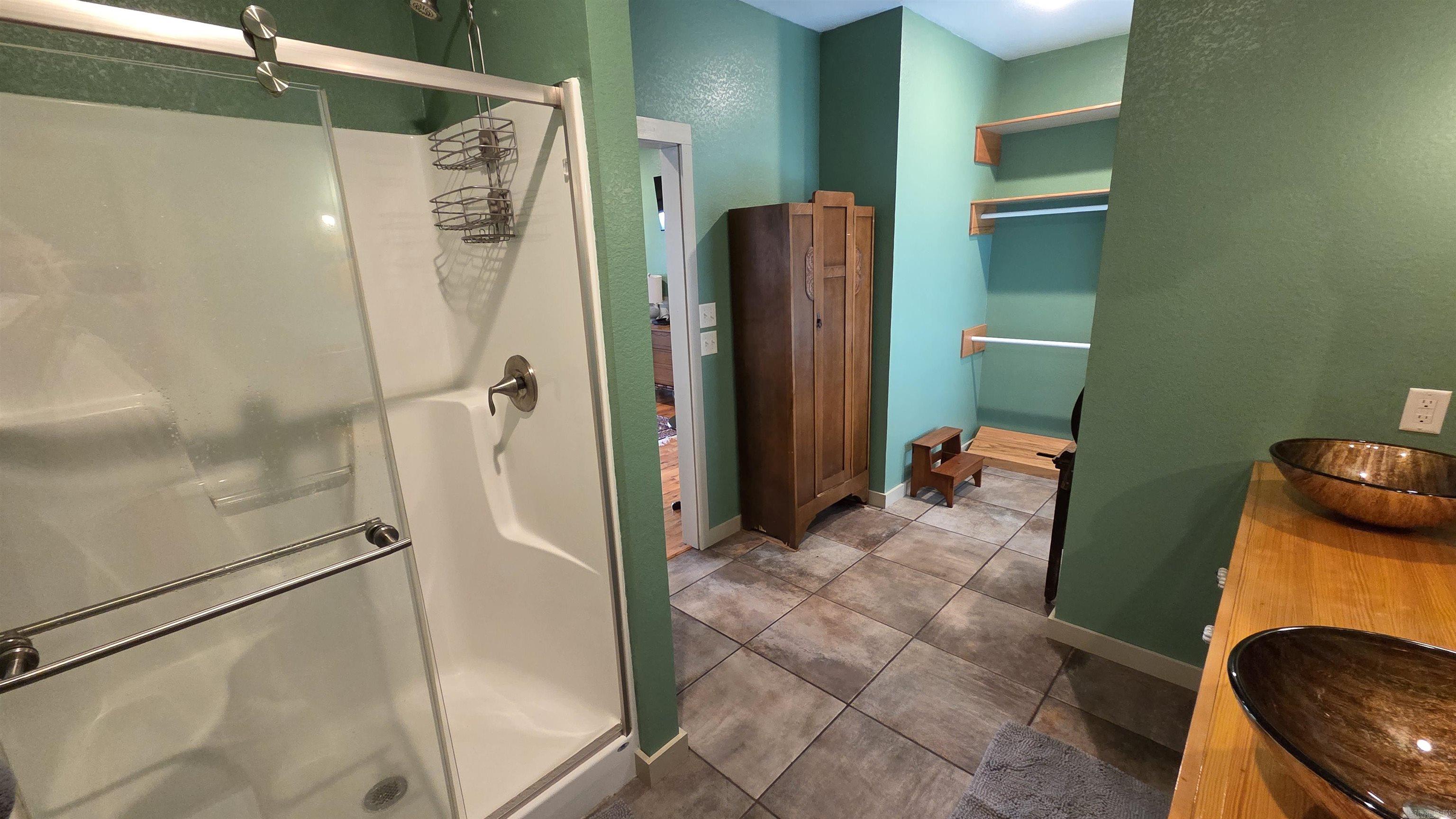 189 Watersedge Lane Property Photo 28