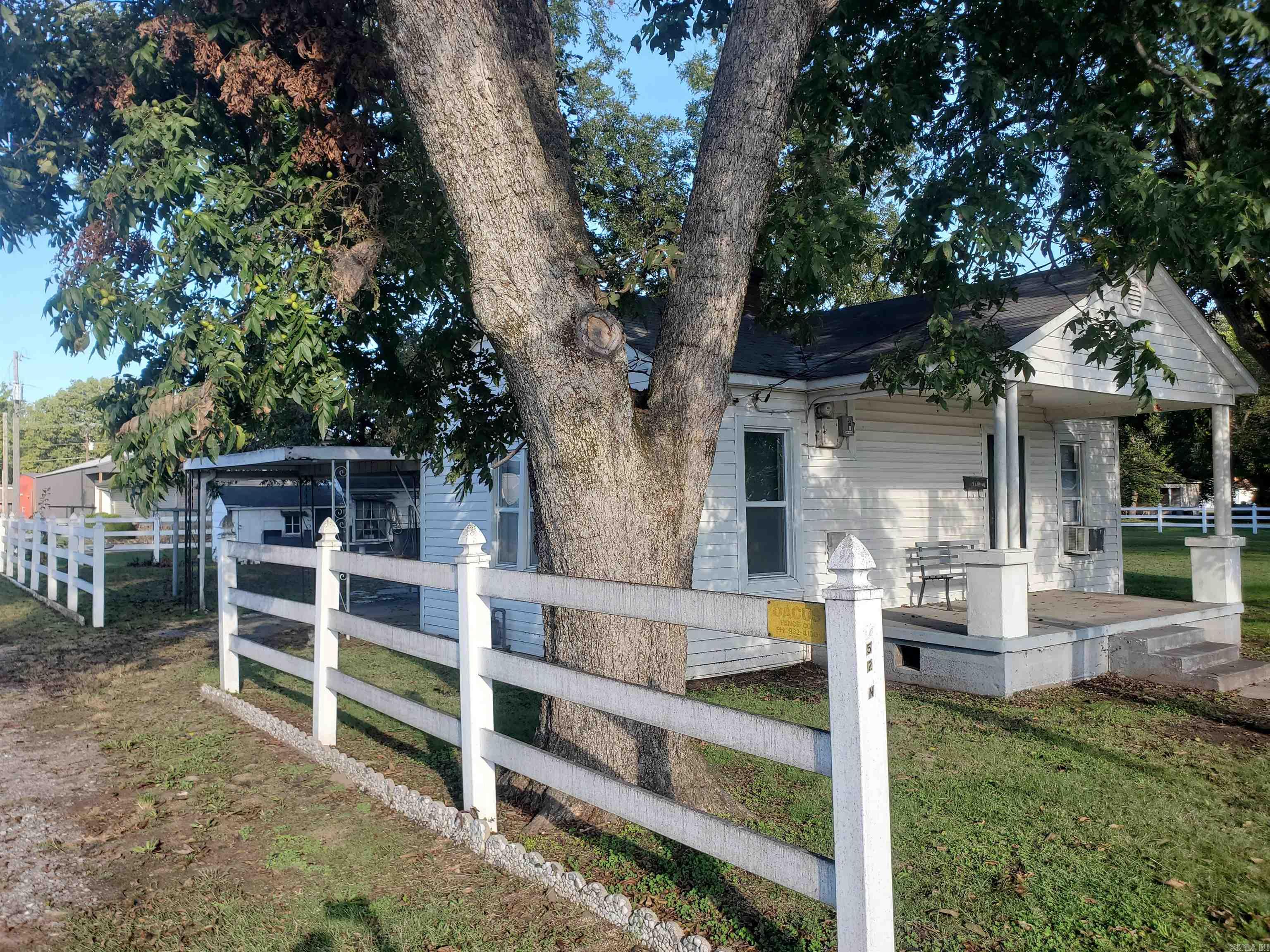 152 N Moore Avenue Property Photo 15