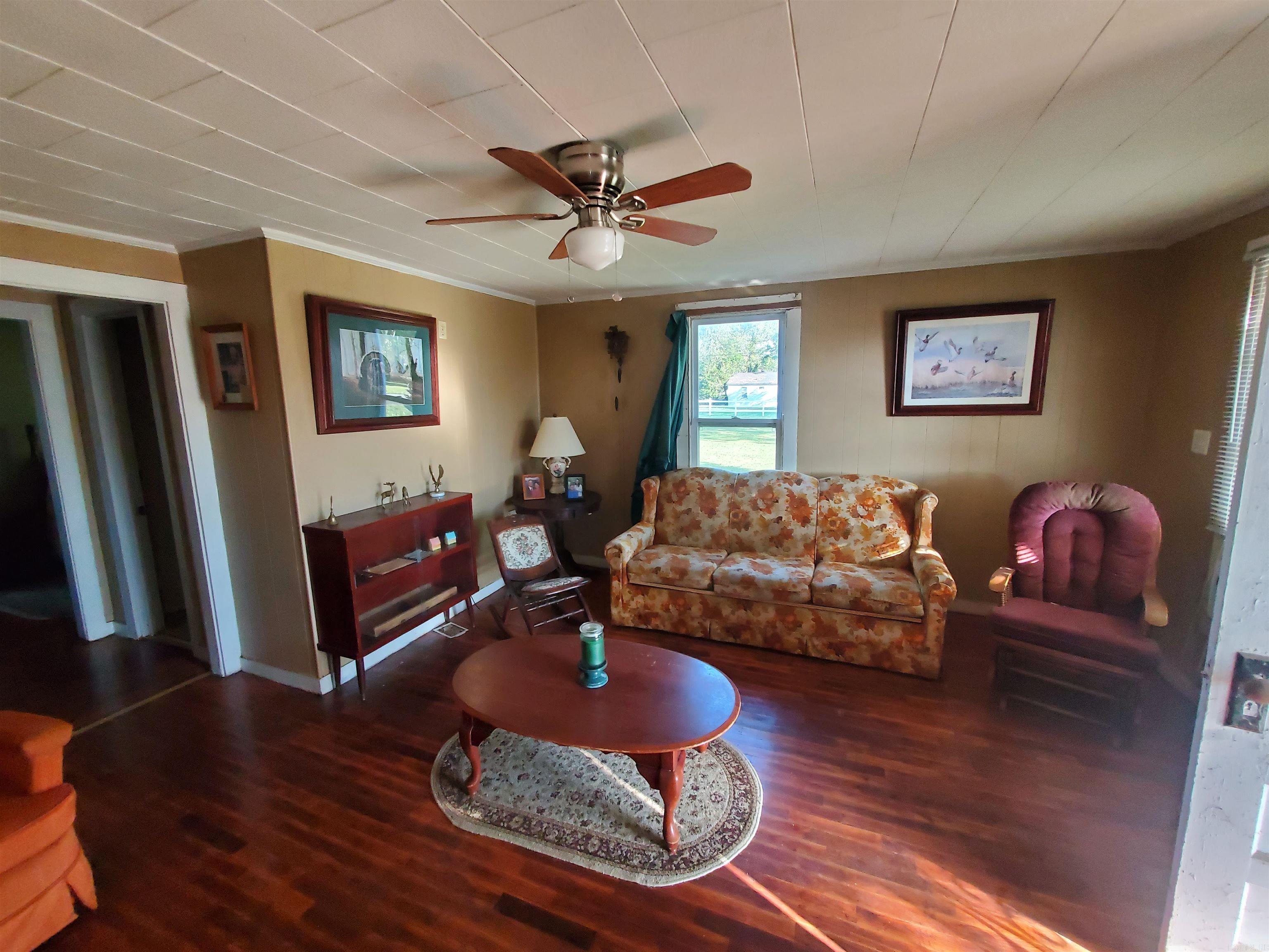 152 N Moore Avenue Property Photo 17