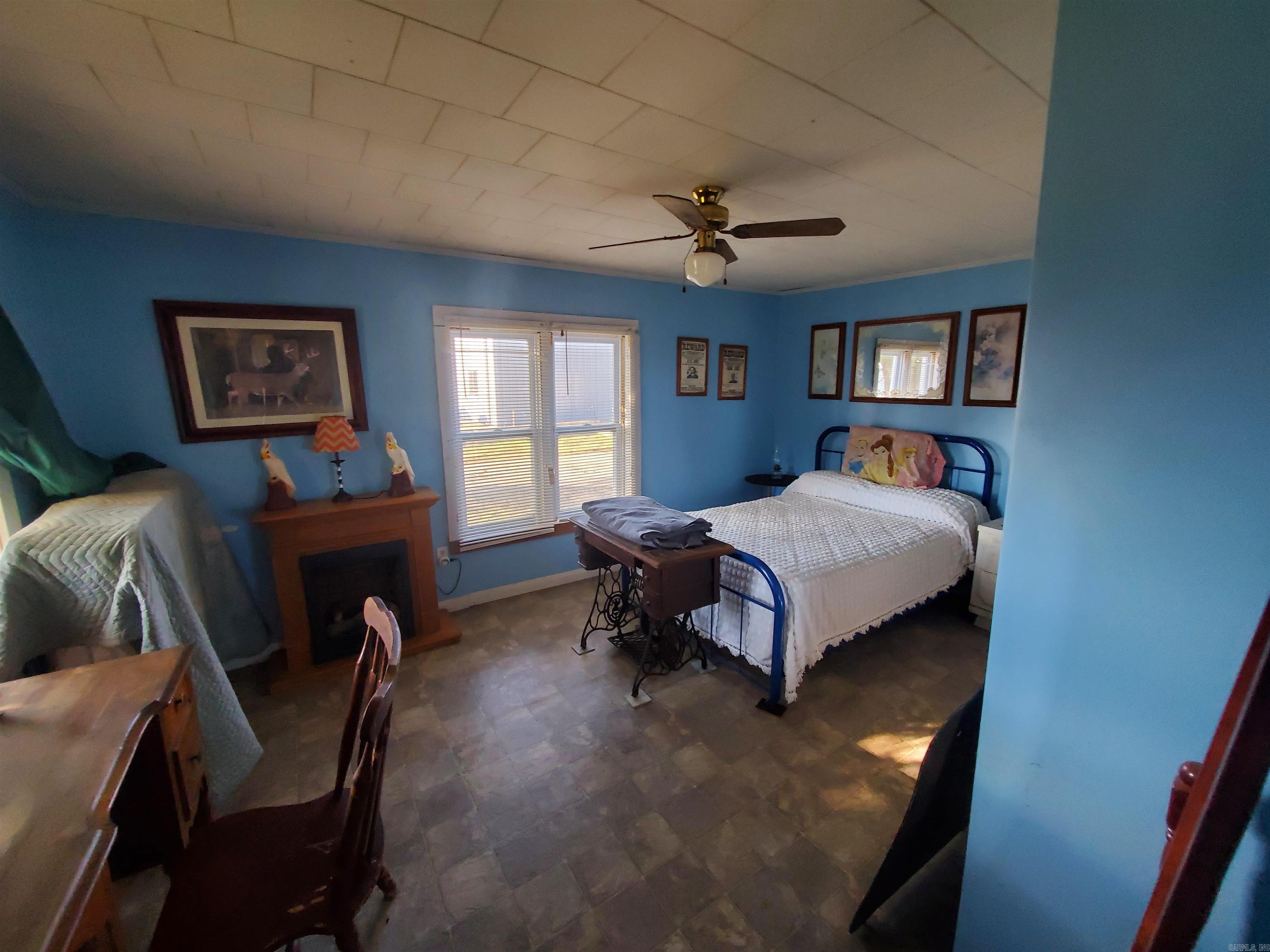 152 N Moore Avenue Property Photo 20