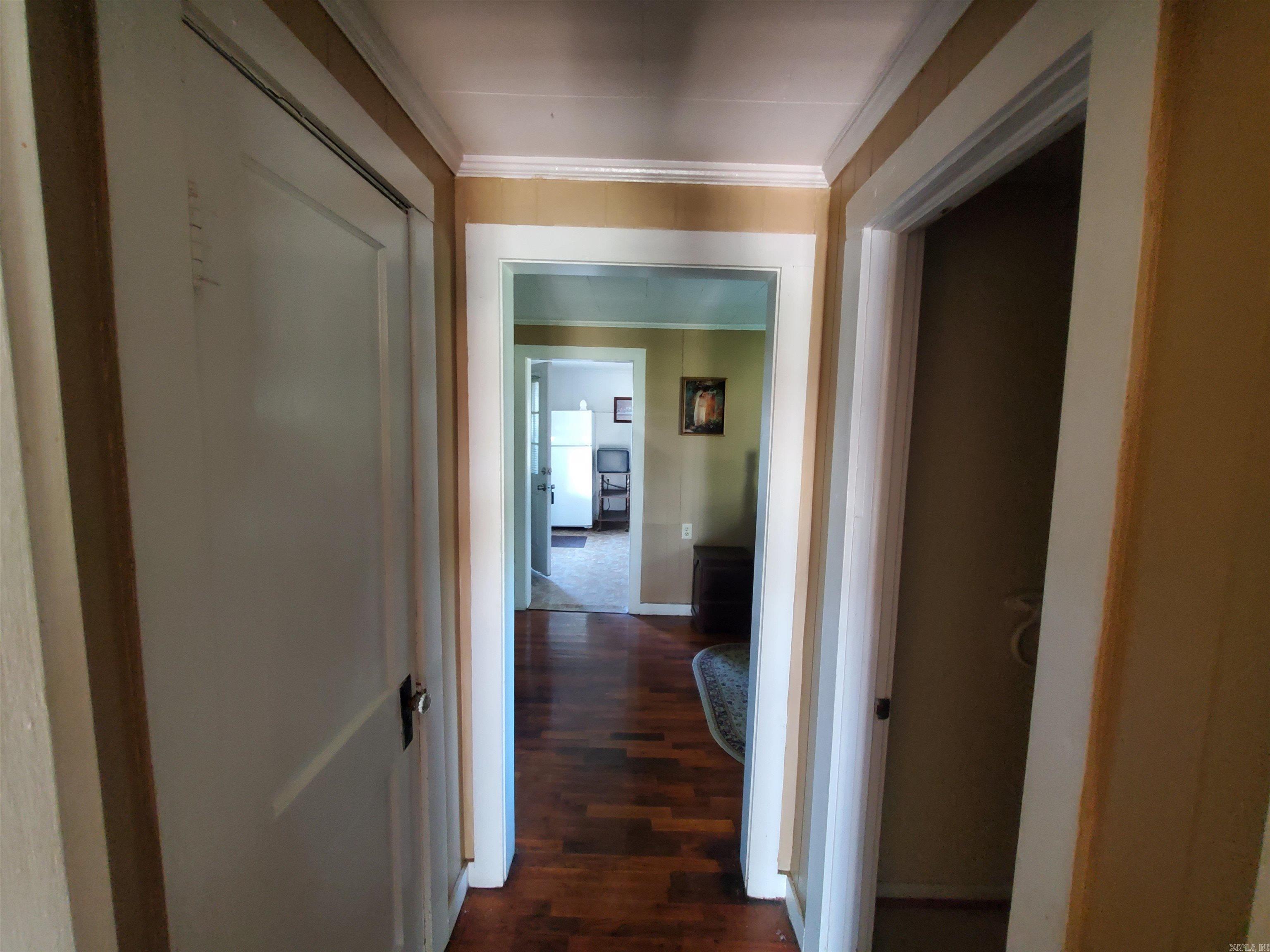 152 N Moore Avenue Property Photo 23