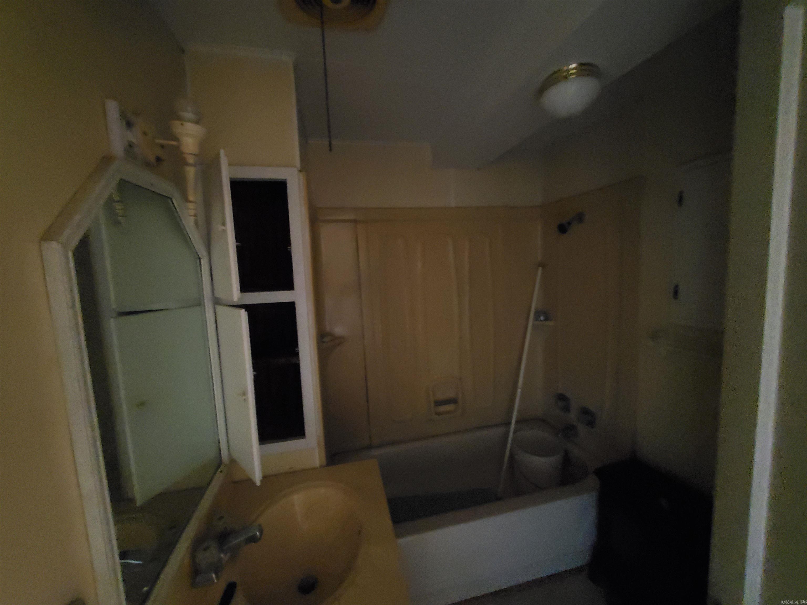 152 N Moore Avenue Property Photo 24