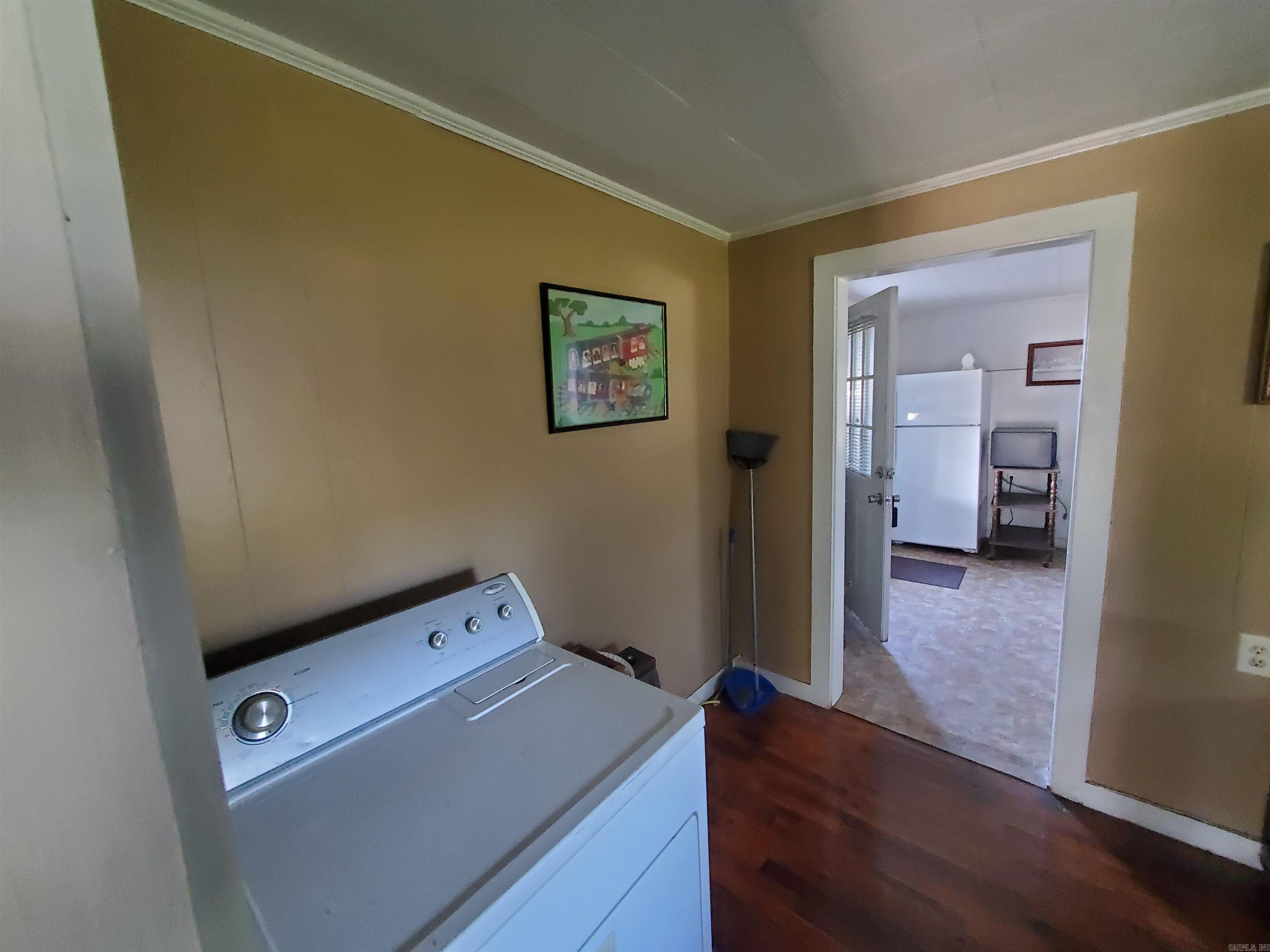 152 N Moore Avenue Property Photo 25