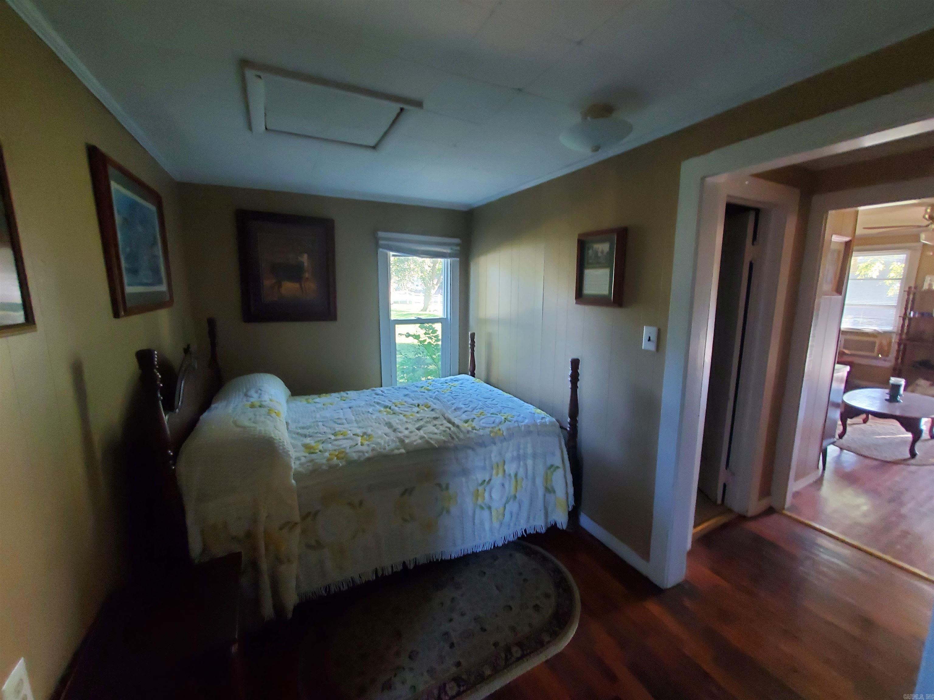 152 N Moore Avenue Property Photo 26
