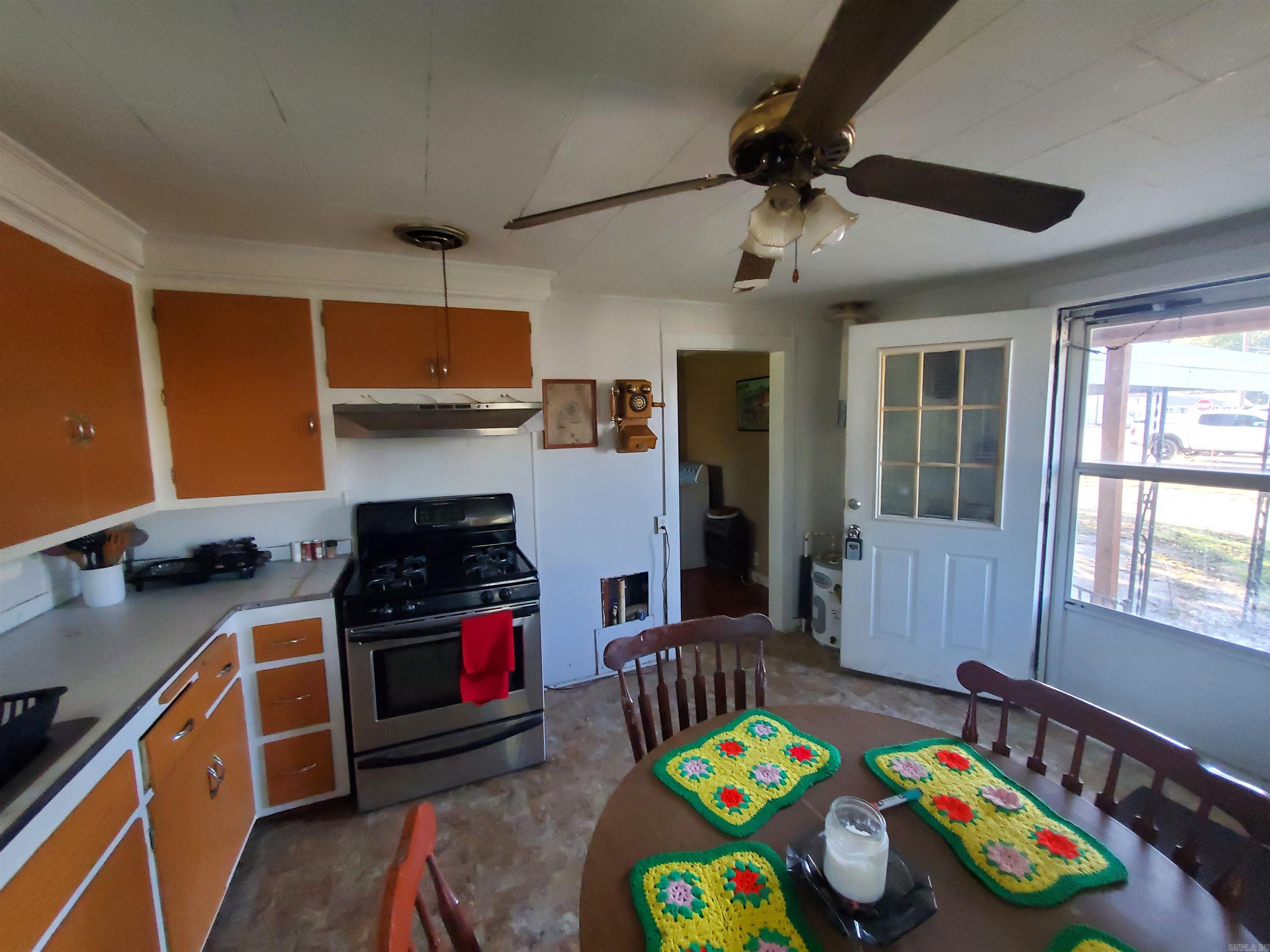 152 N Moore Avenue Property Photo 28