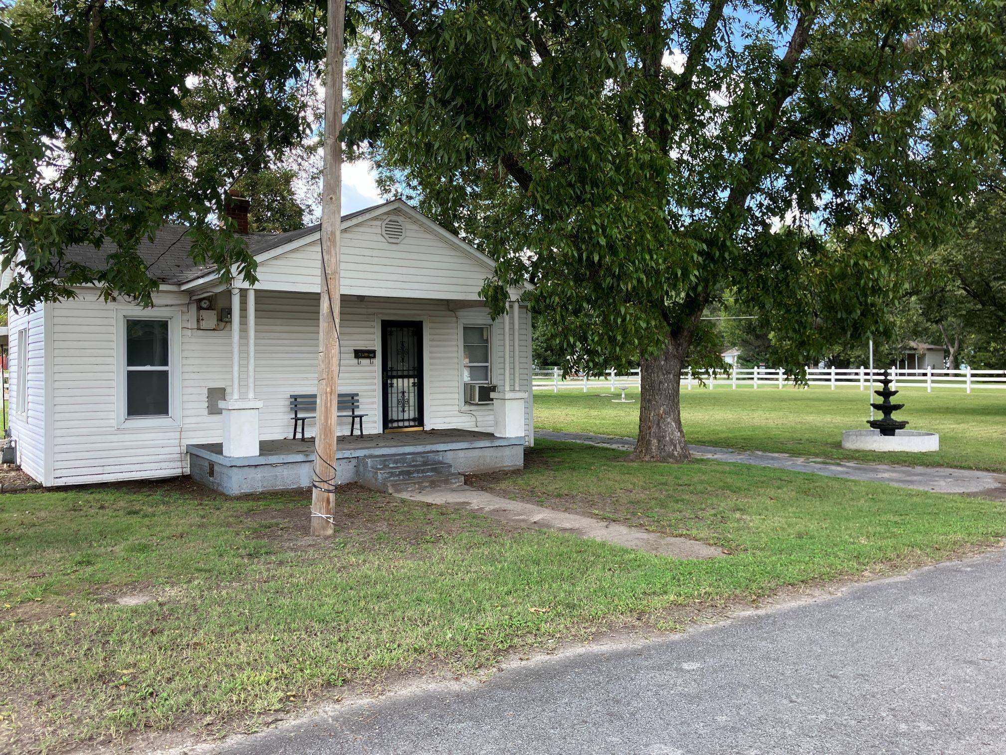 152 N Moore Avenue Property Photo 35