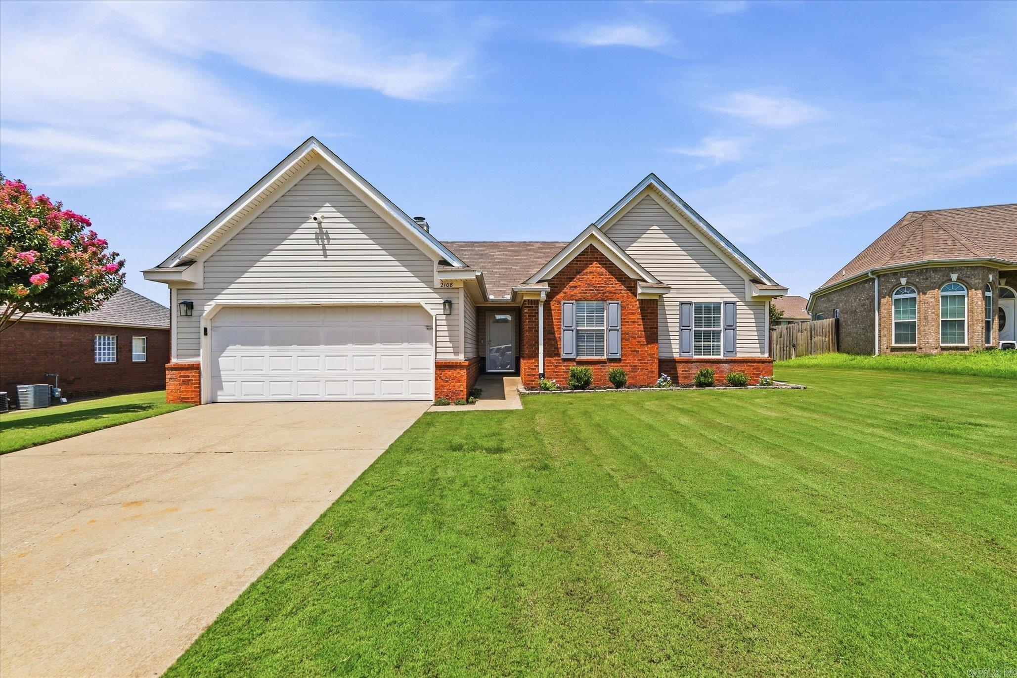 2108 Quarry Cove Property Photo 3