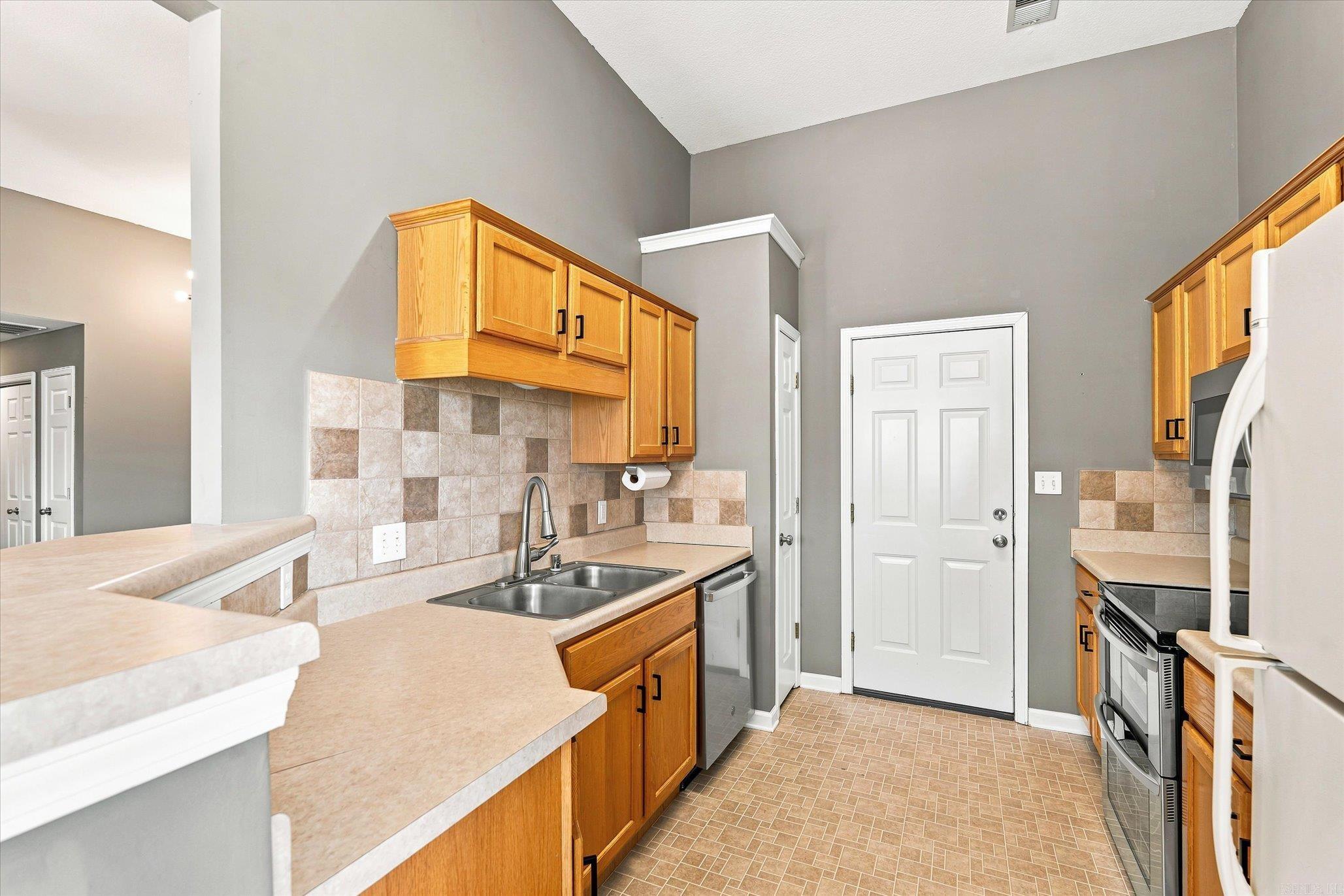 2108 Quarry Cove Property Photo 17