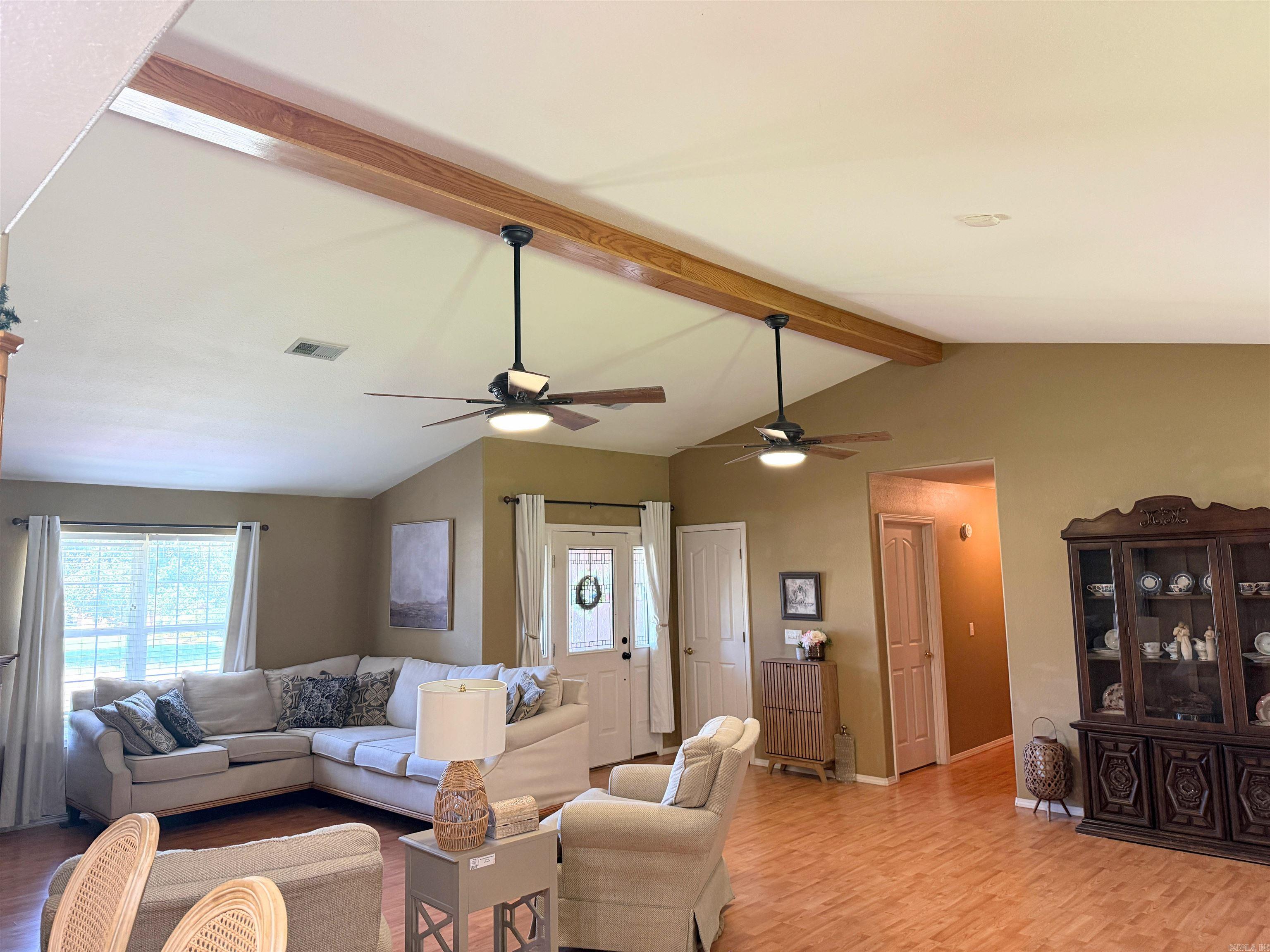 300 Cherokee Lane Property Photo 3