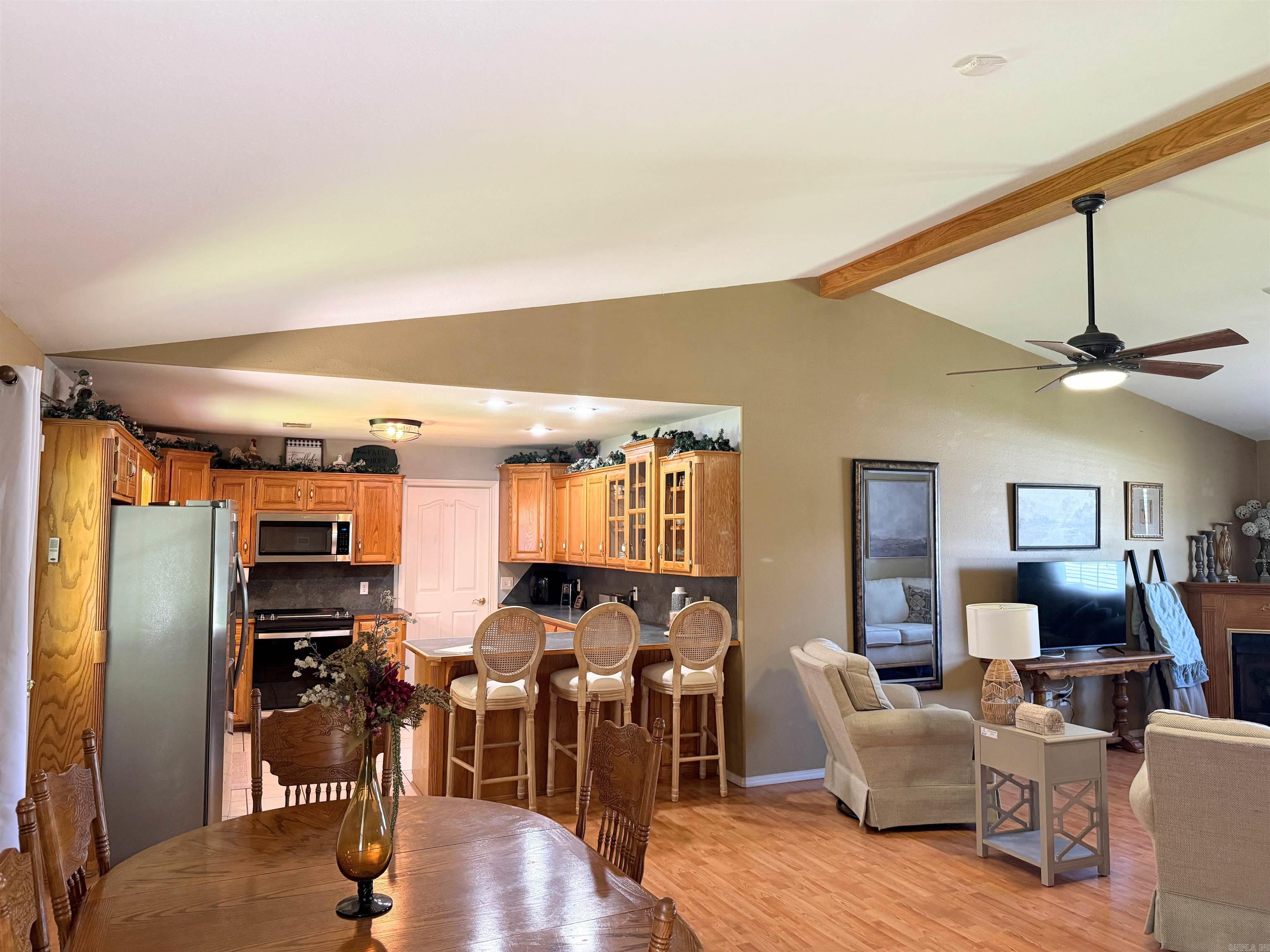 300 Cherokee Lane Property Photo 4