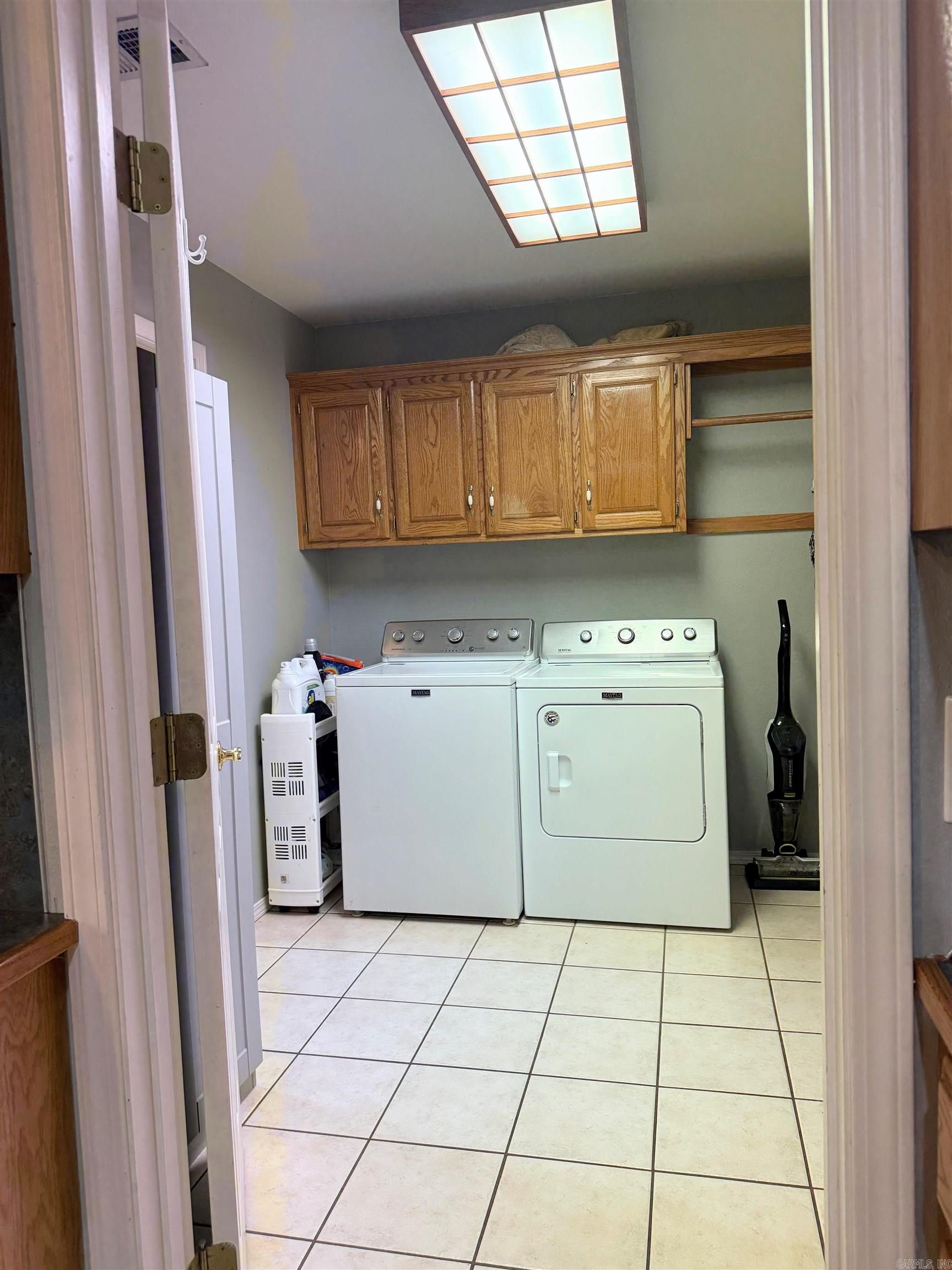 300 Cherokee Lane Property Photo 9