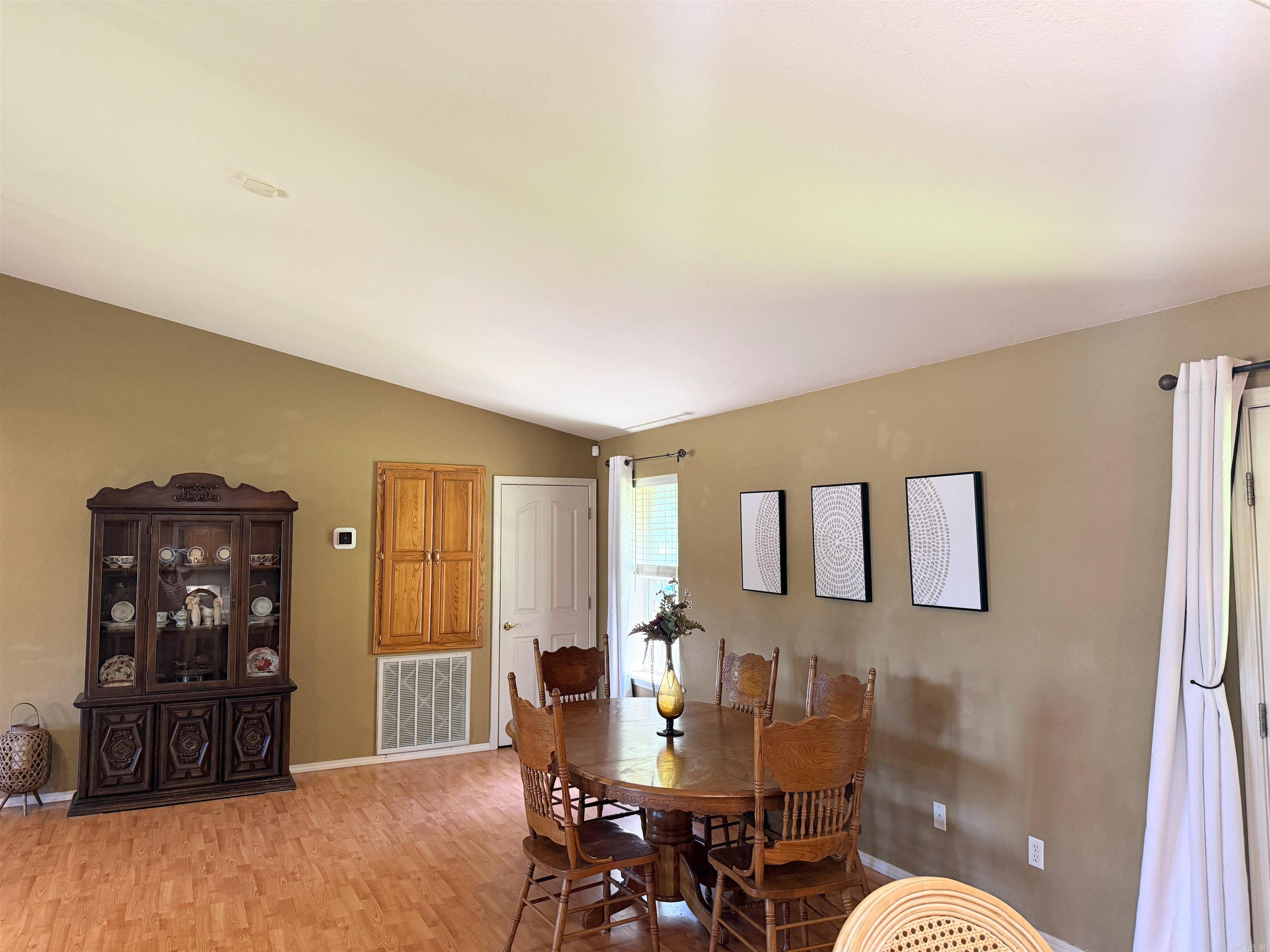 300 Cherokee Lane Property Photo 12