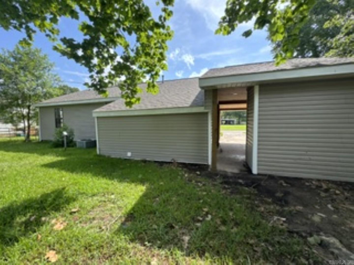332 E Busbee St Property Photo 13