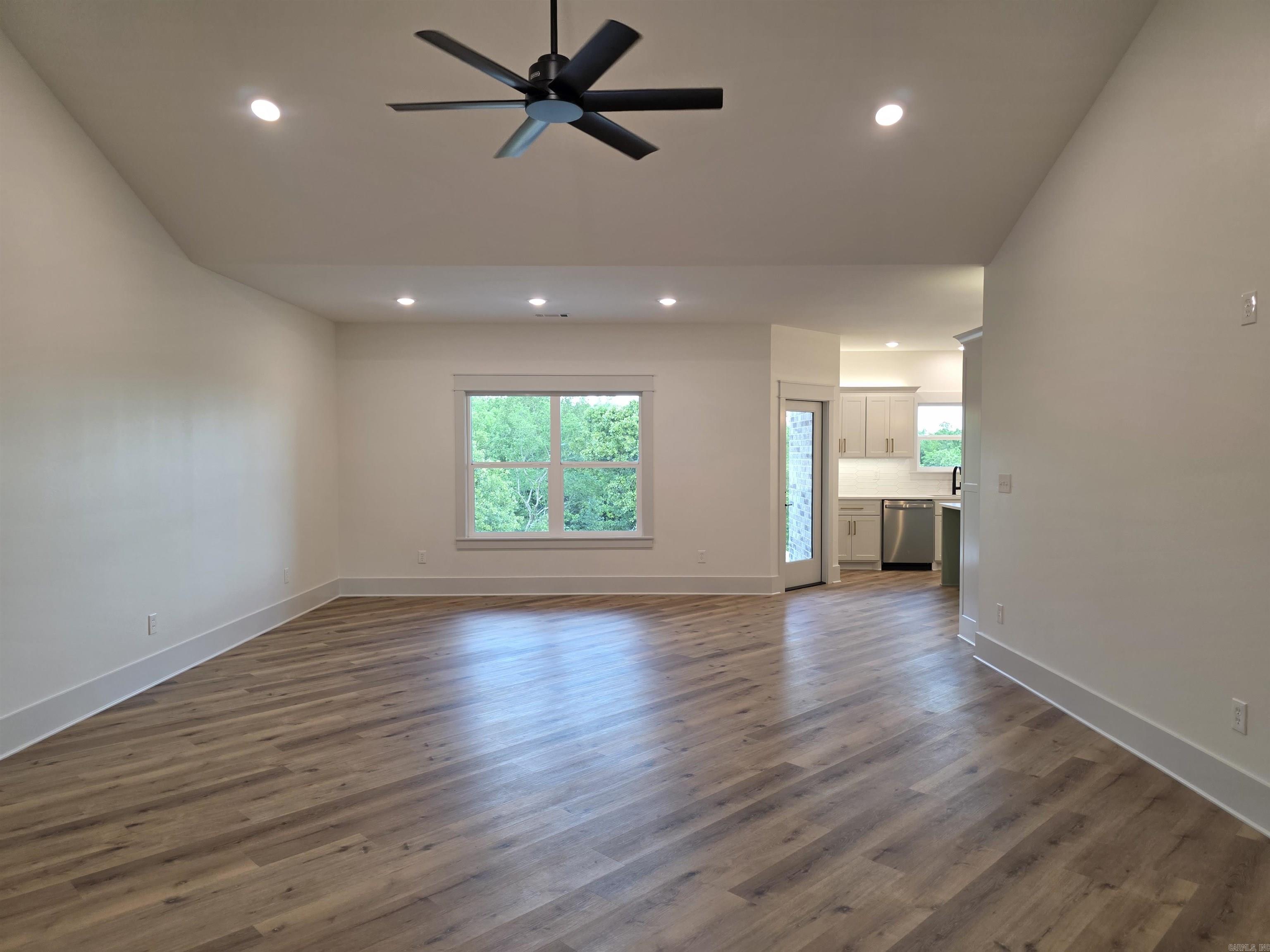 81 Summer Sky Drive Property Photo 7