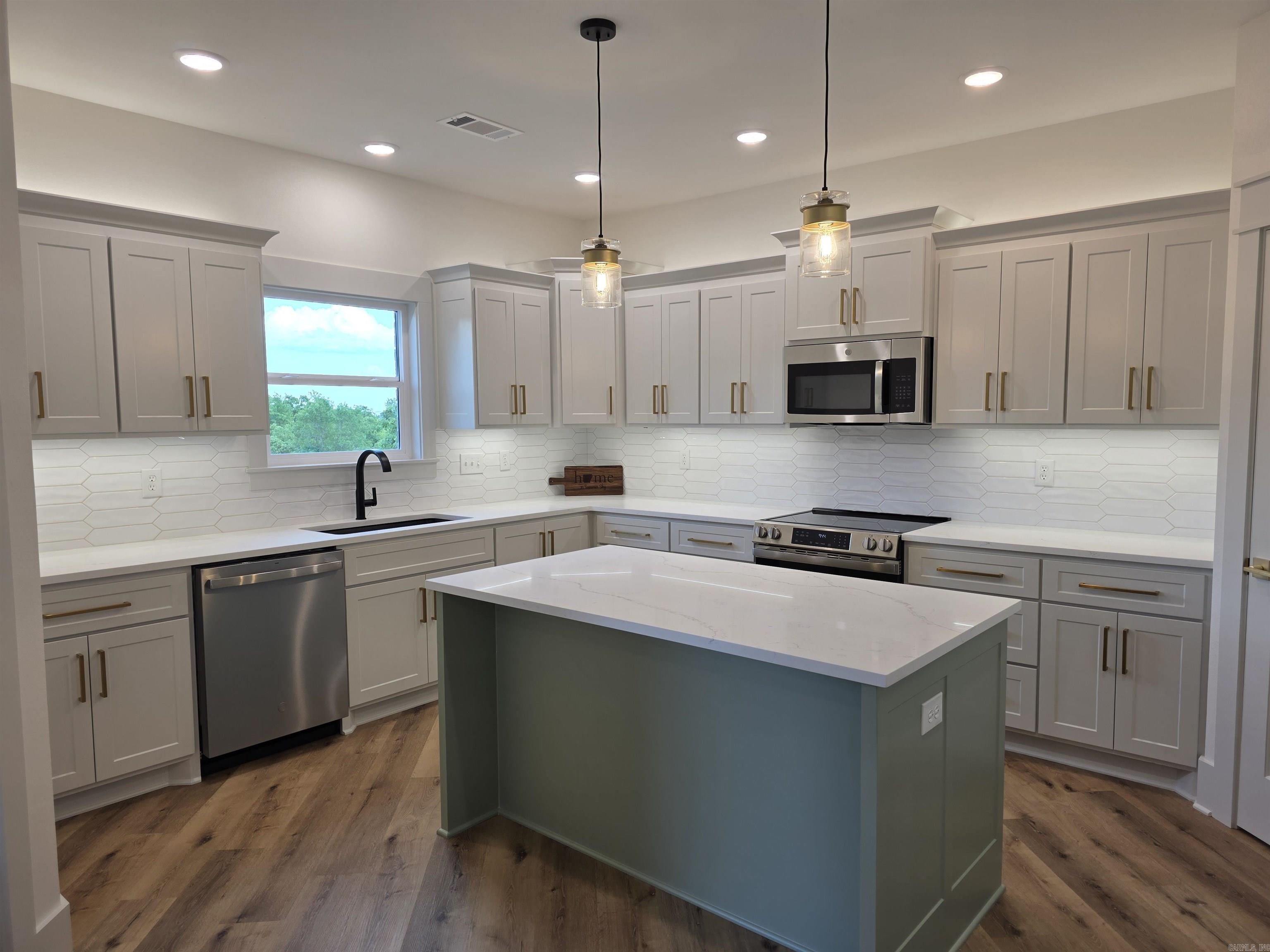 81 Summer Sky Drive Property Photo 10