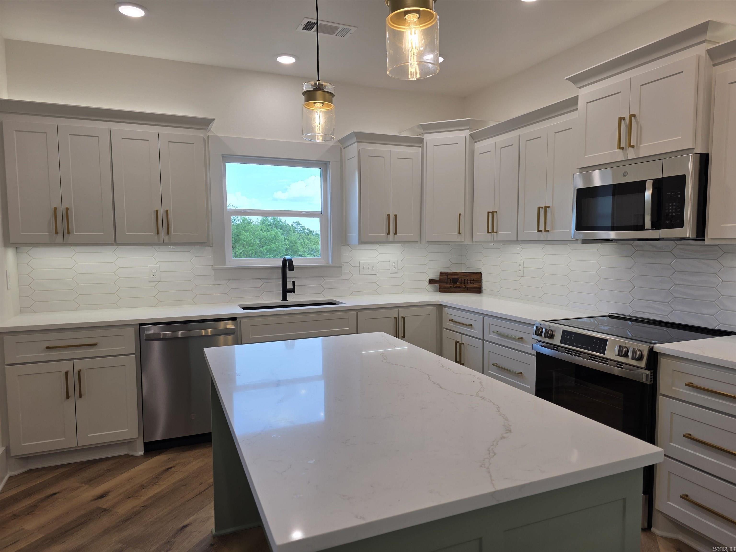 81 Summer Sky Drive Property Photo 11