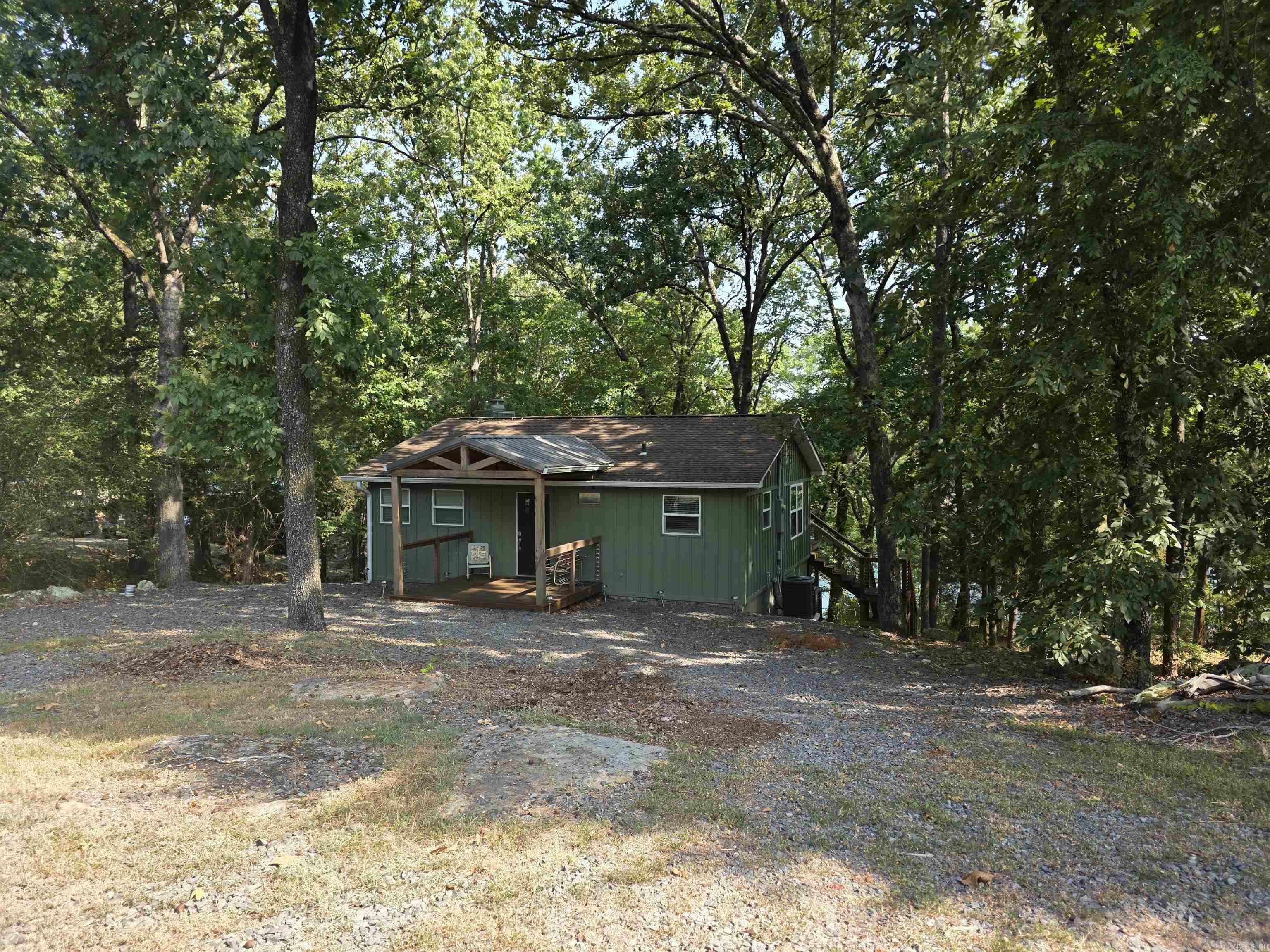 1000 Twin Cove Circle Property Photo 2