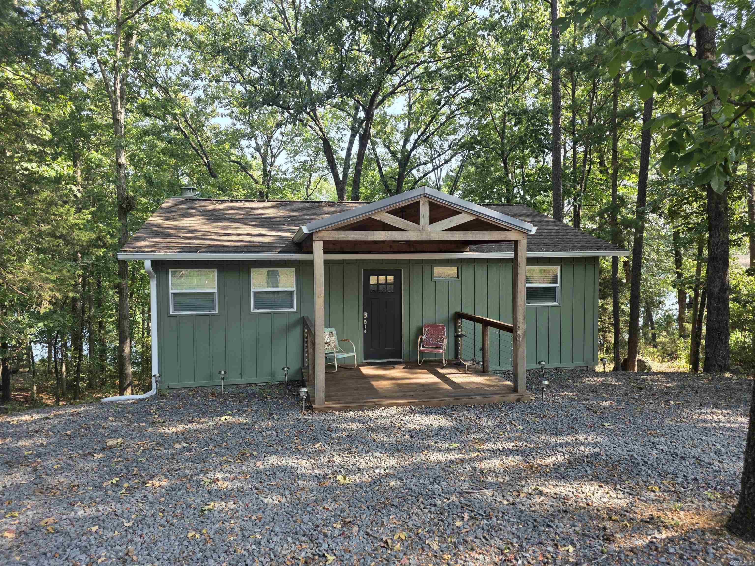 1000 Twin Cove Circle Property Photo 3